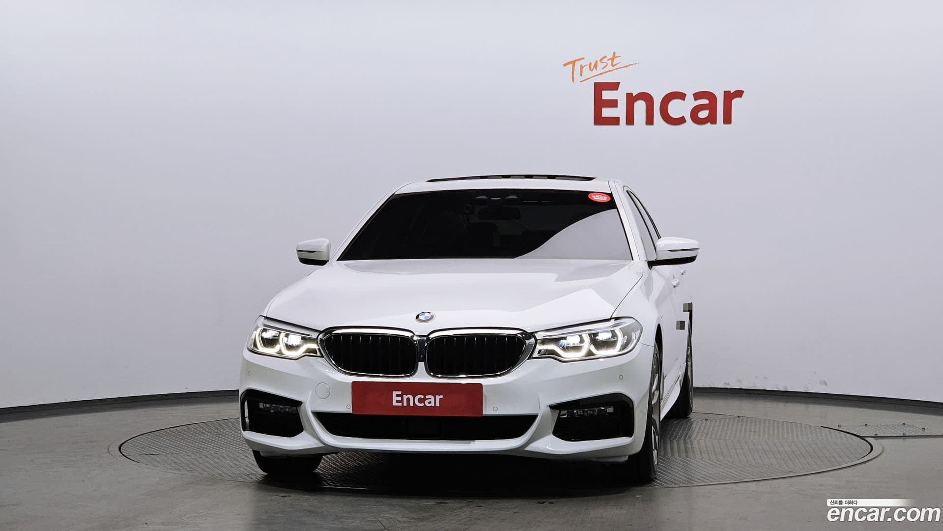 Main__Slider__Photo:5-Series BMW 2018.2-2