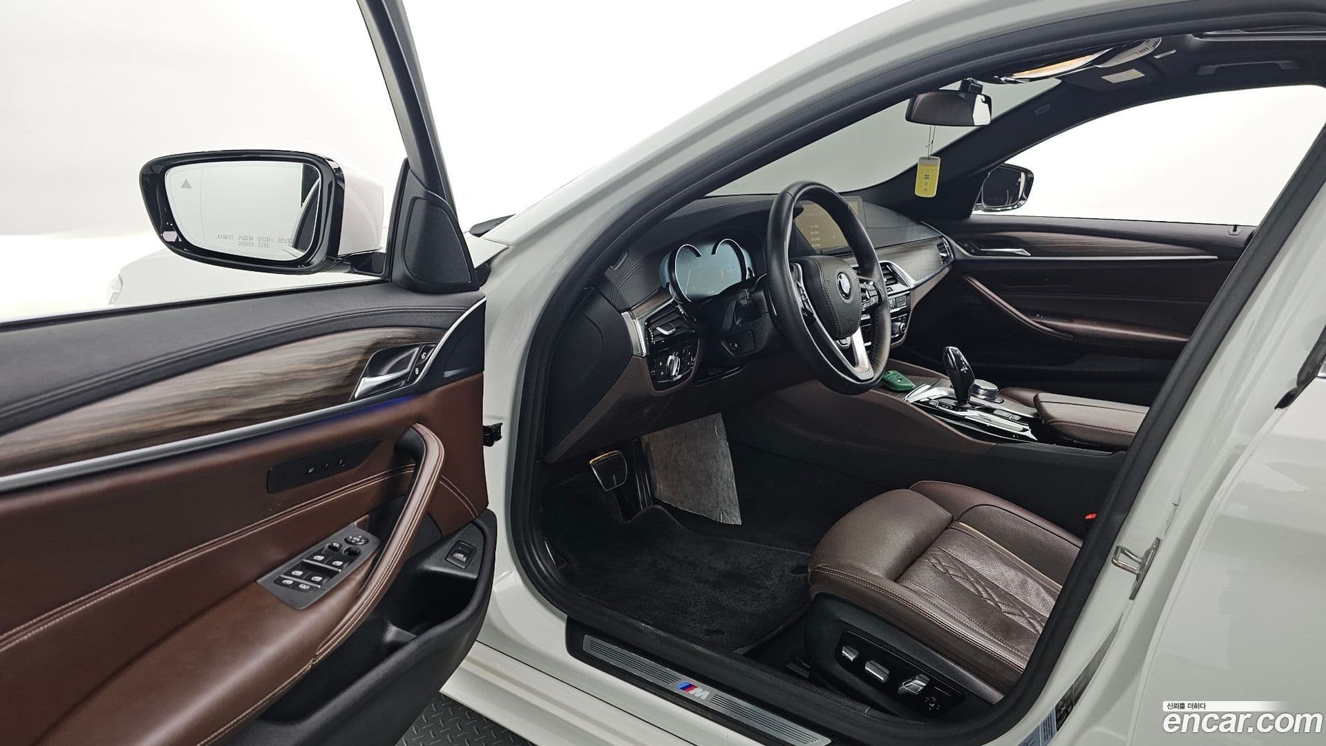 Main__Slider__Photo:5-Series BMW 2018.2-10