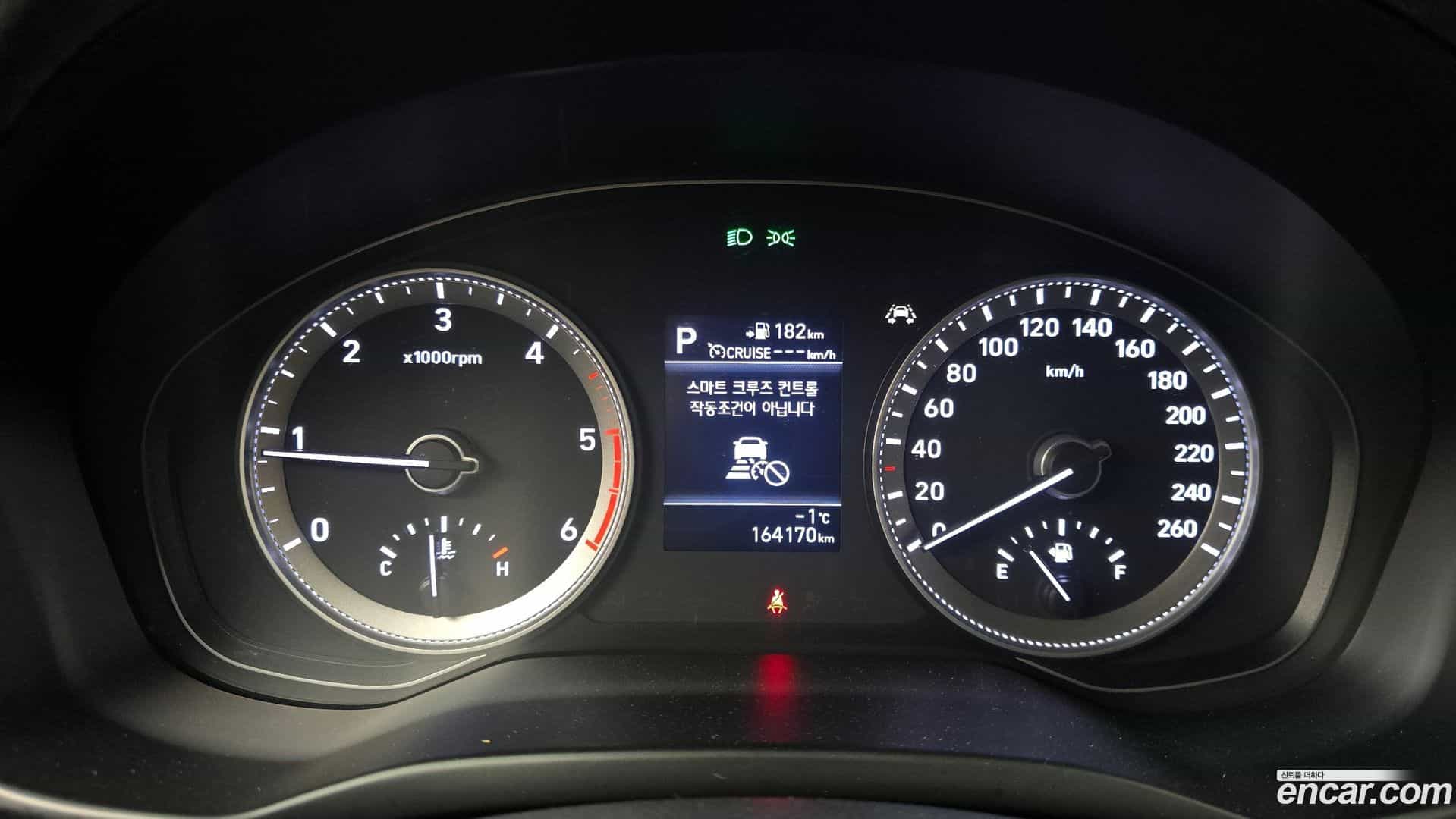 Grandeur Hyundai 2017.2-INNER-008