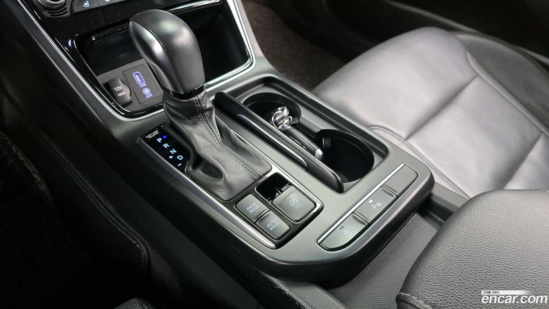 Grandeur Hyundai 2017.2-INNER-009