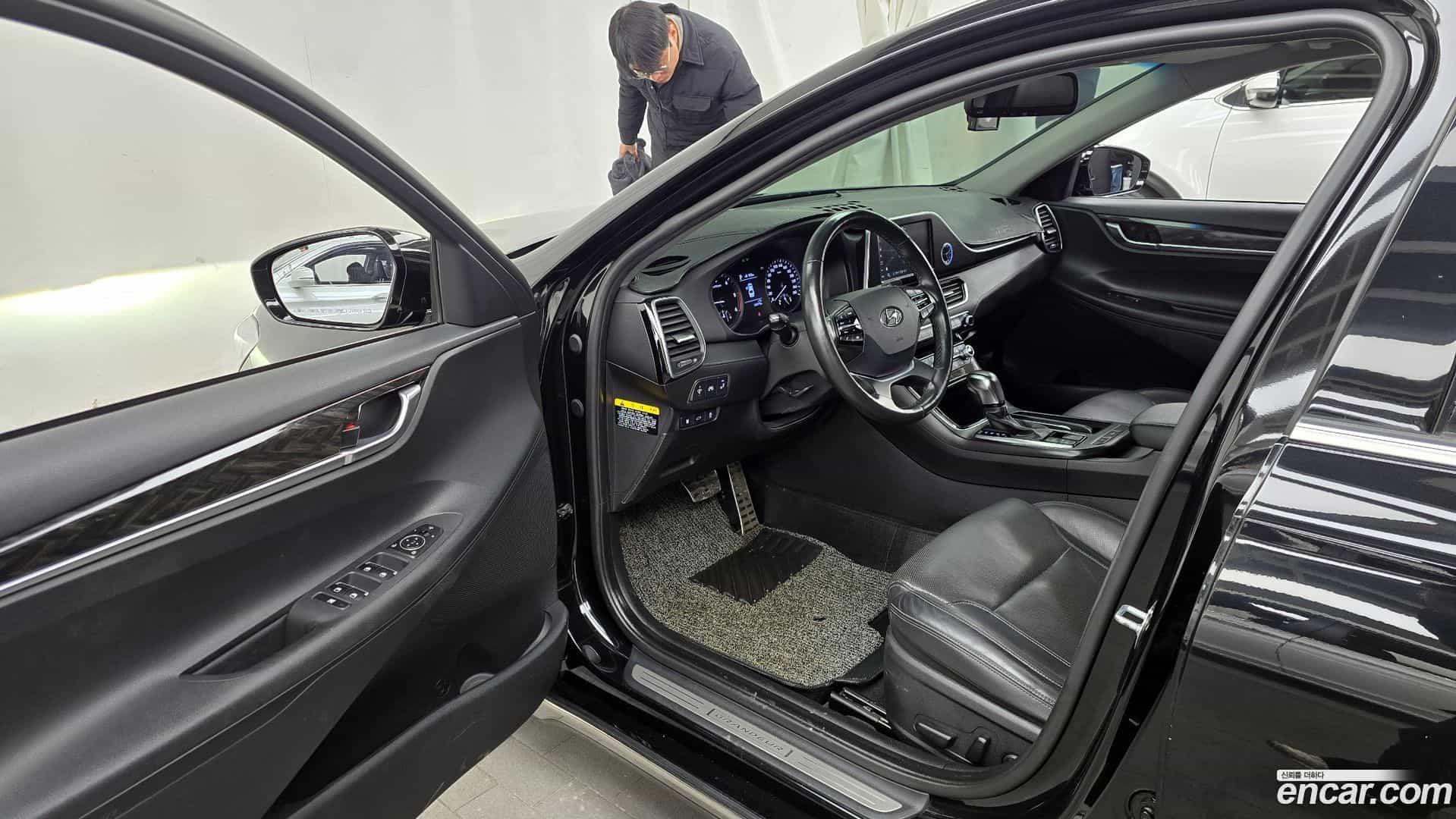 Grandeur Hyundai 2017.2-INNER-010