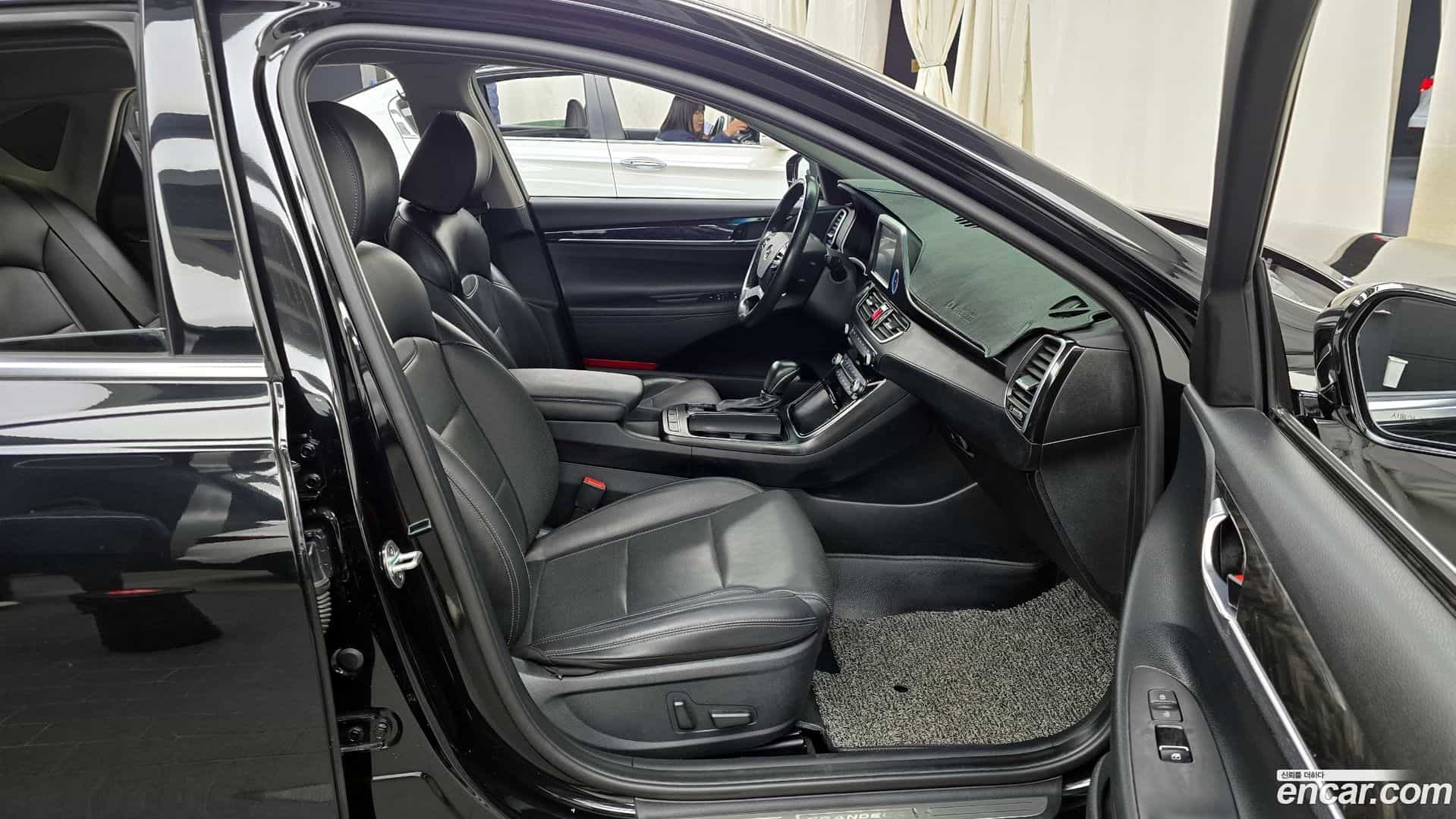 Grandeur Hyundai 2017.2-OPTION-015