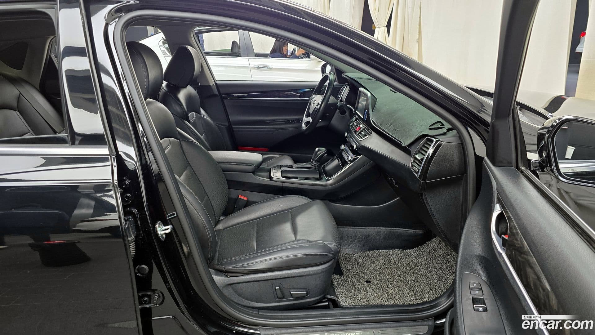 Main__Slider__Photo:Grandeur Hyundai 2017.2-10