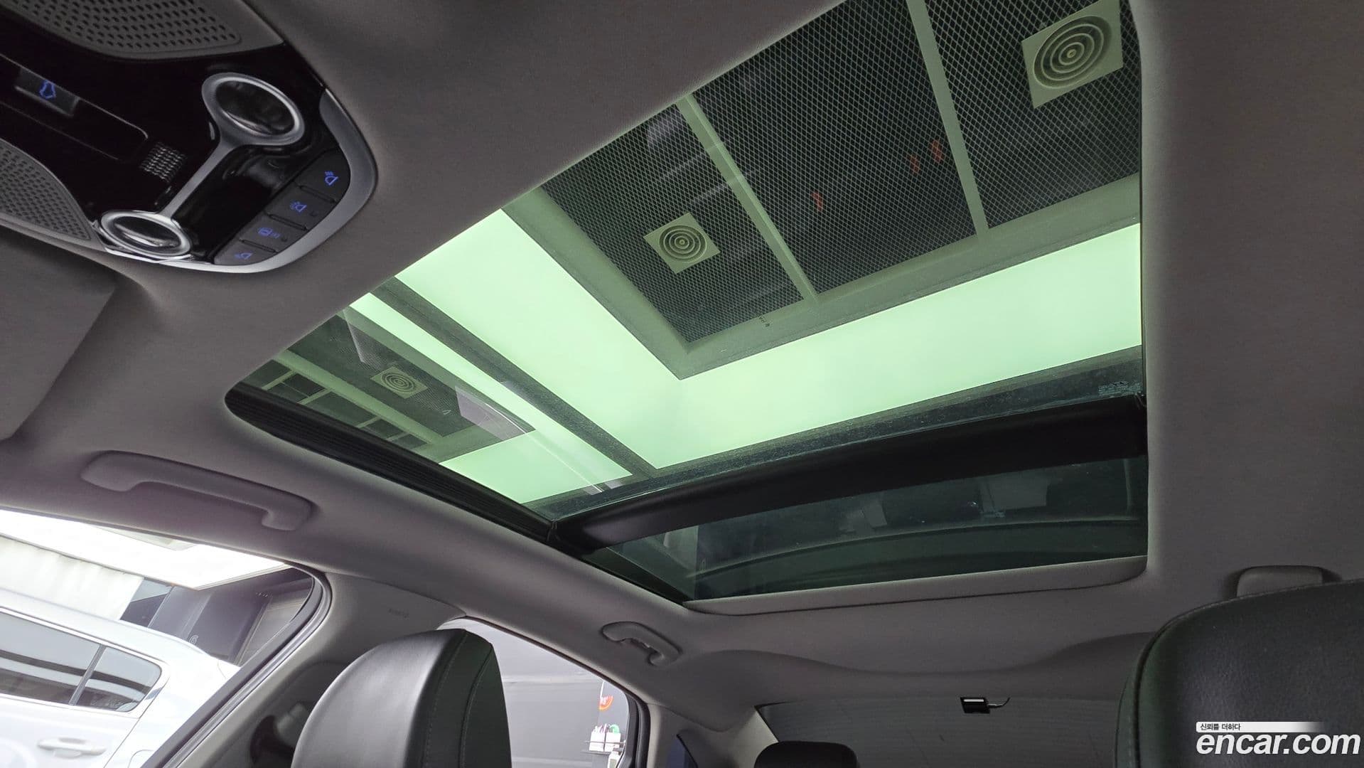 Main__Slider__Photo:Grandeur Hyundai 2017.2-17