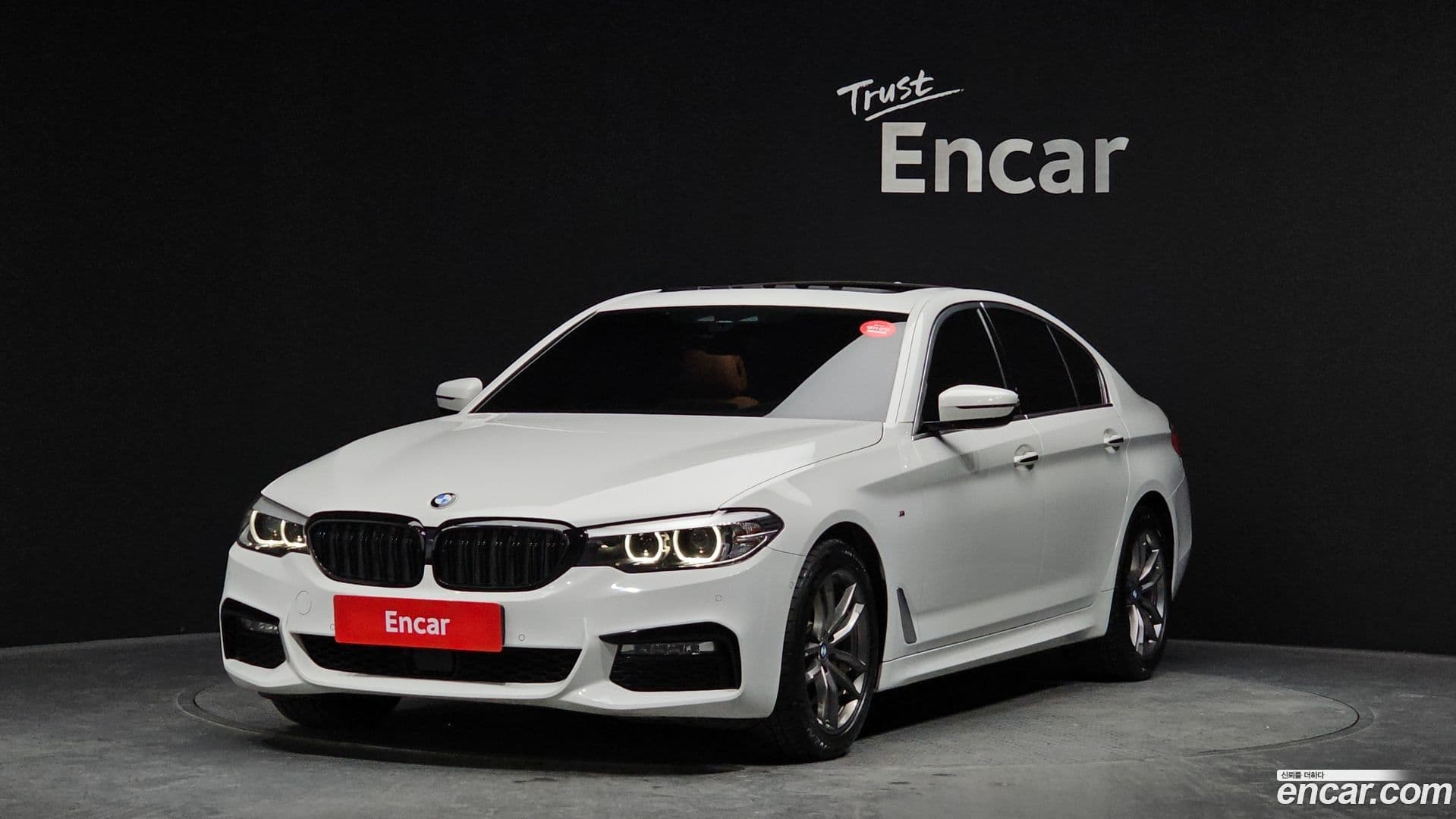 Main__Slider__Photo:5-Series BMW 2017.9-0