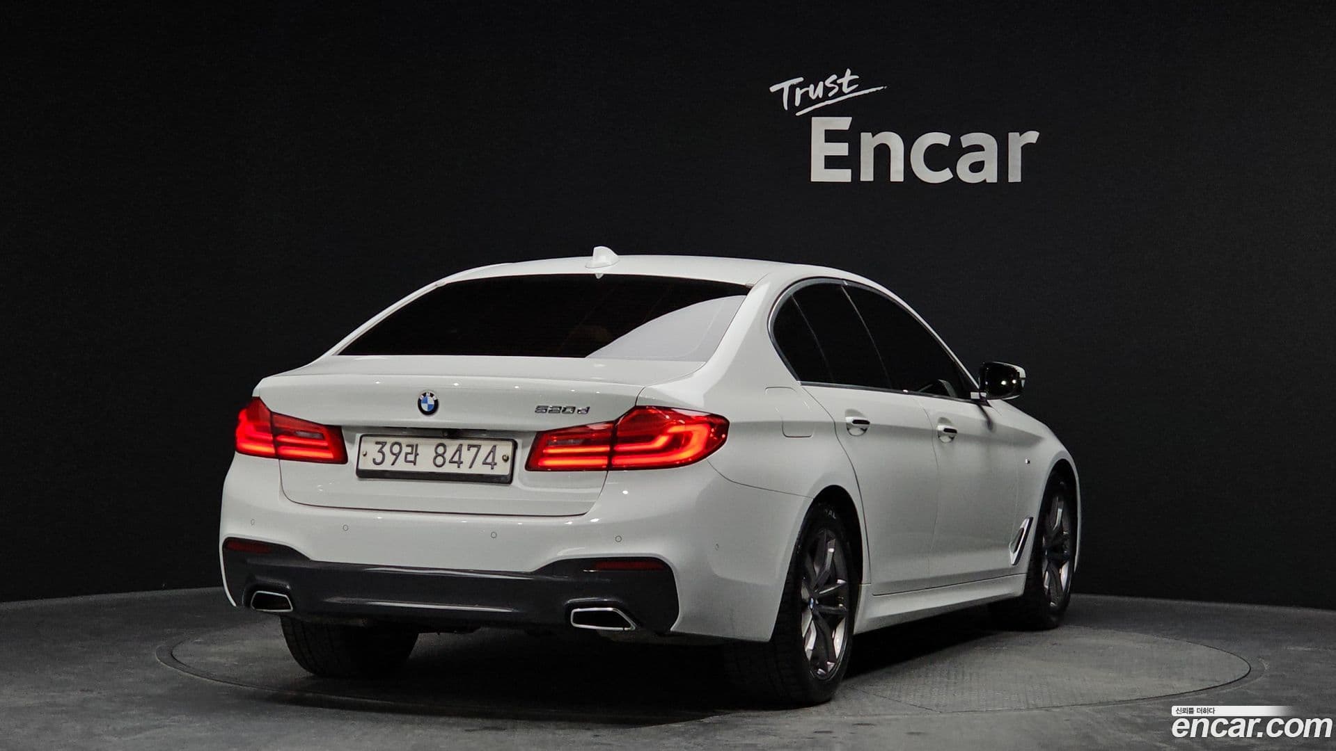 Main__Slider__Photo:5-Series BMW 2017.9-1