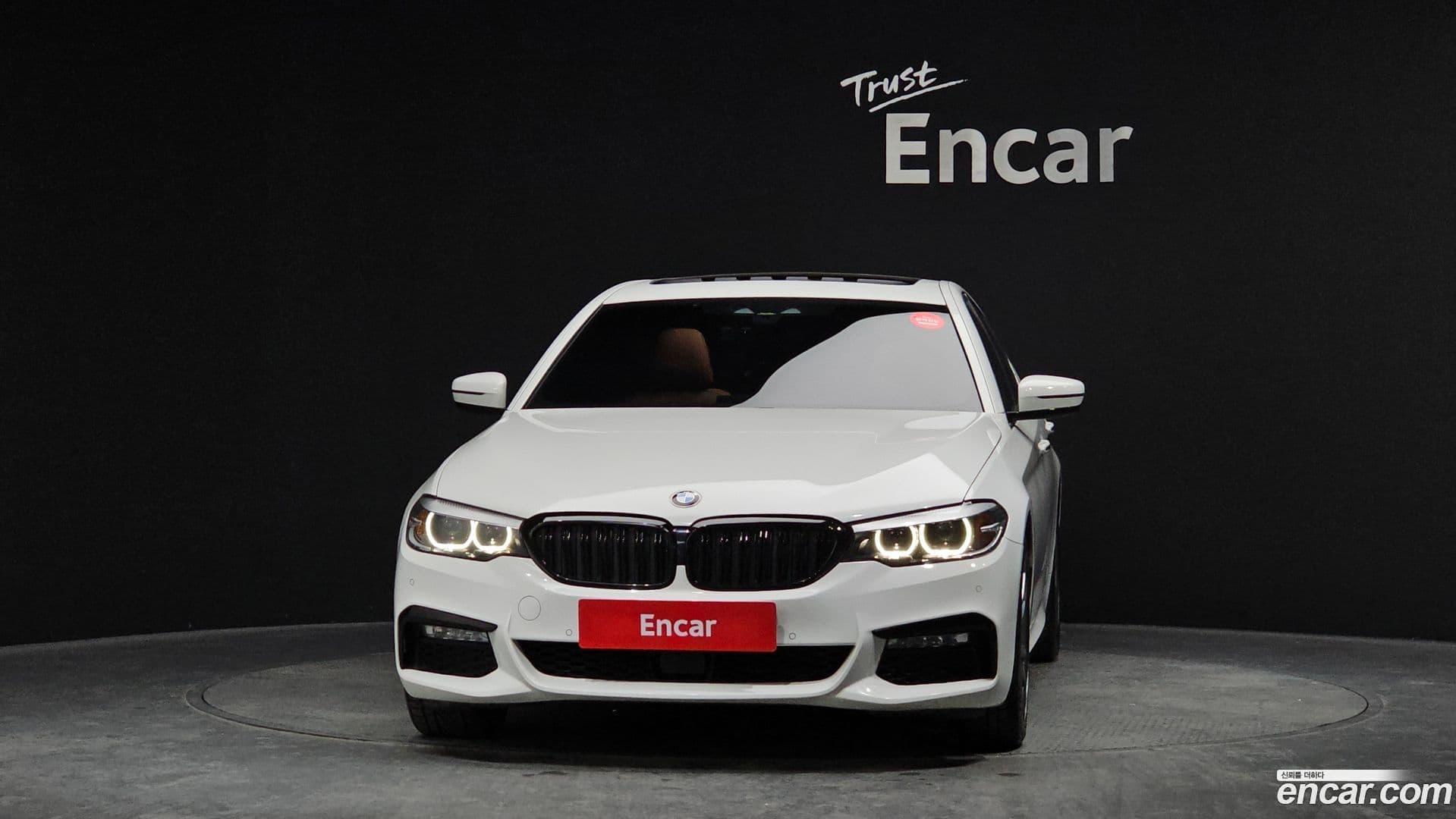 Main__Slider__Photo:5-Series BMW 2017.9-2