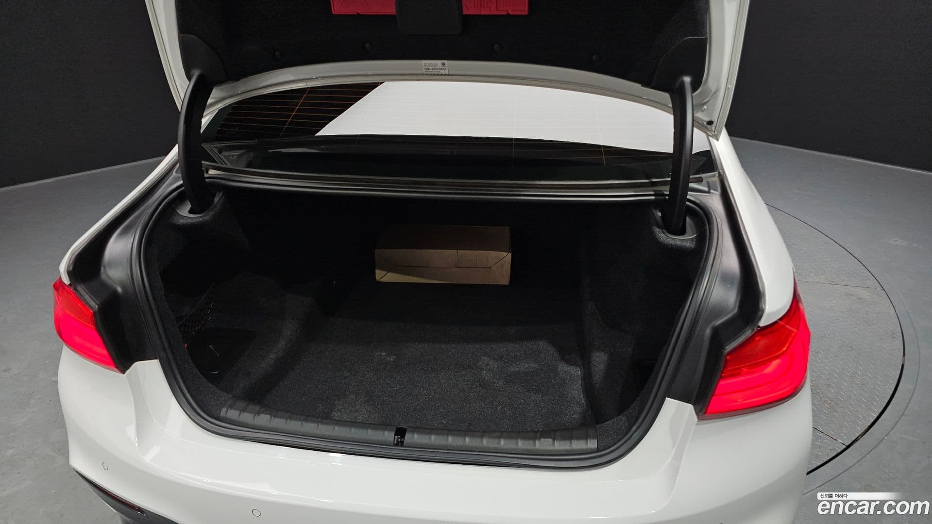 Main__Slider__Photo:5-Series BMW 2017.9-19