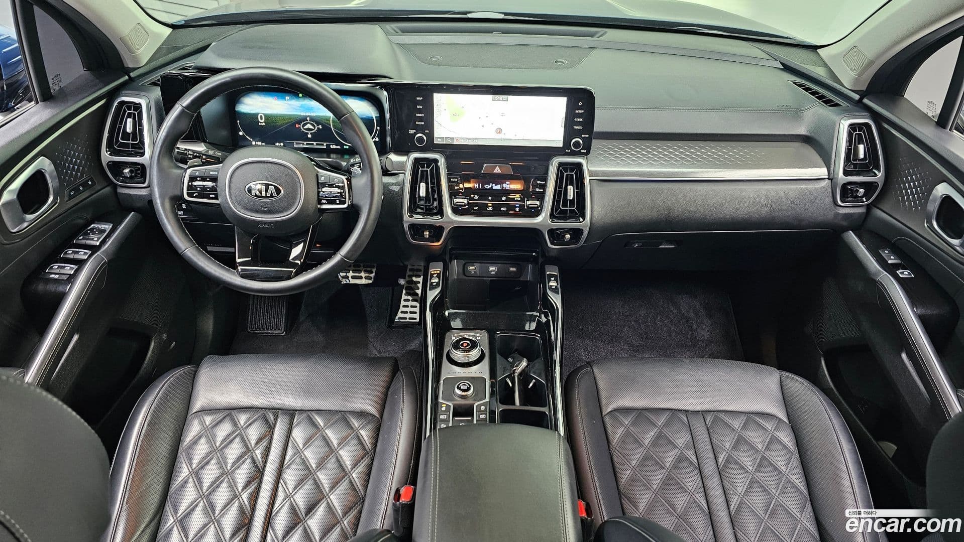 Main__Slider__Photo:Sorento Kia 2021.3-6