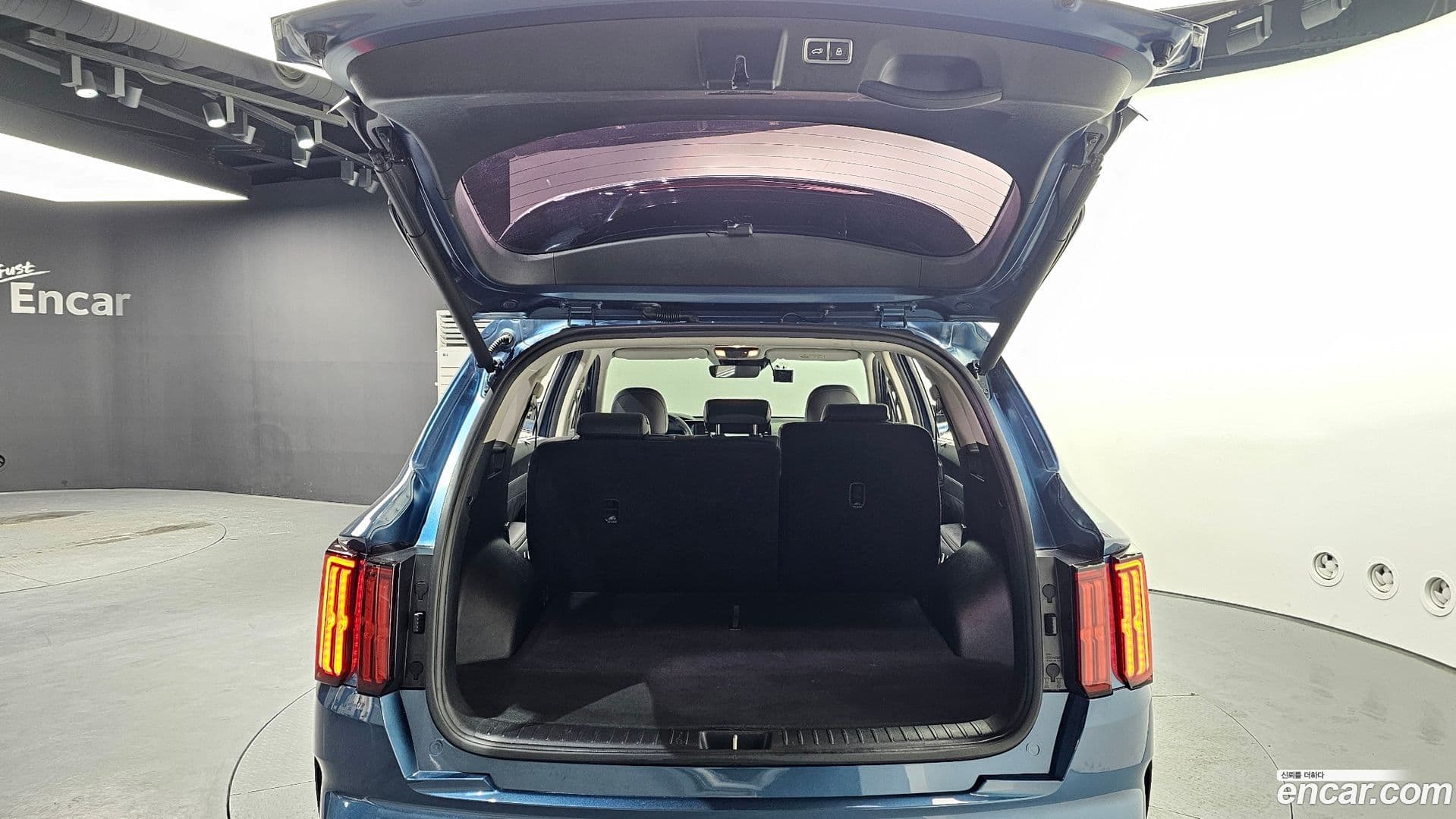 Main__Slider__Photo:Sorento Kia 2021.3-19