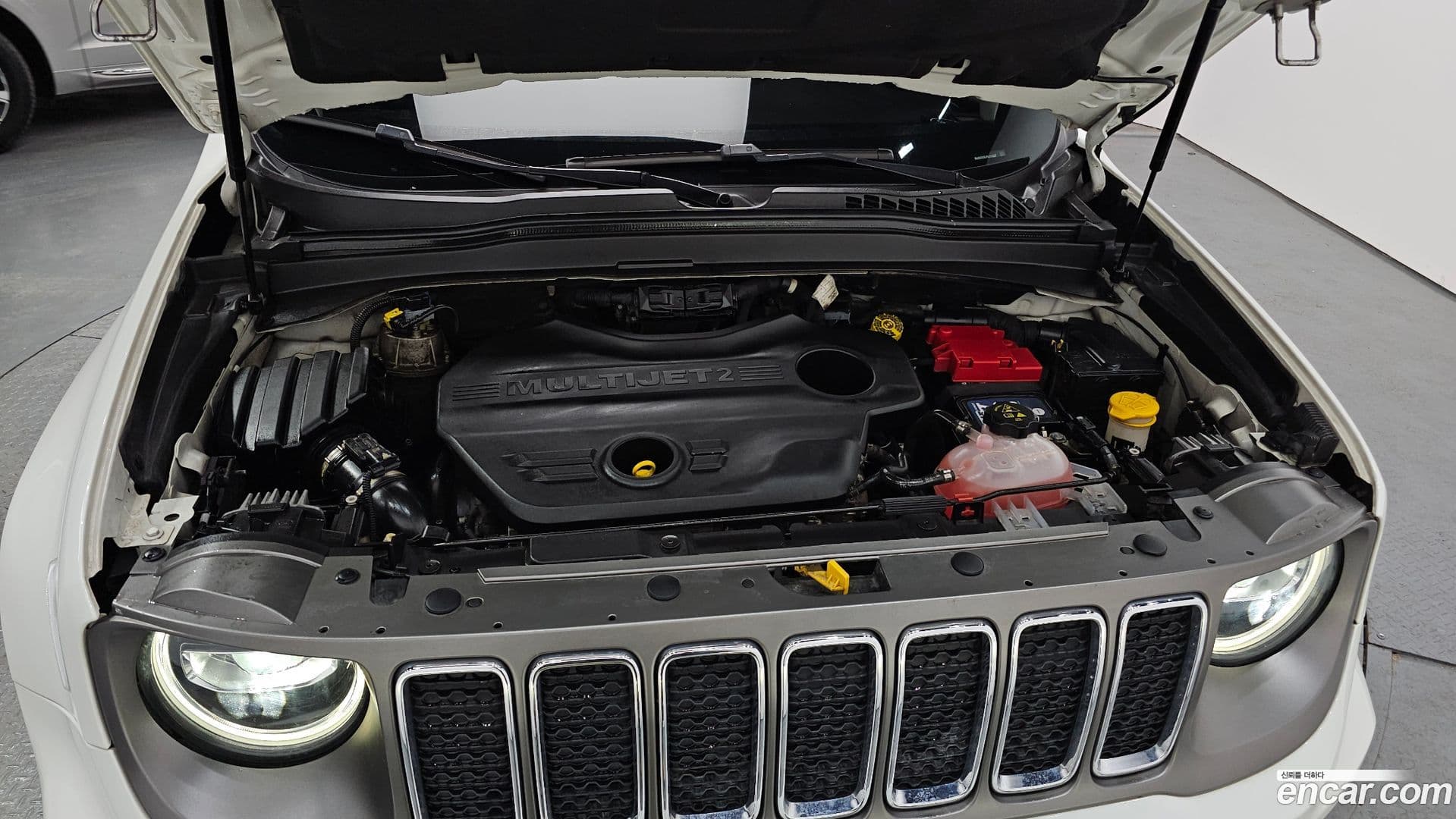 Main__Slider__Photo:Renegade Jeep 2020.0-5