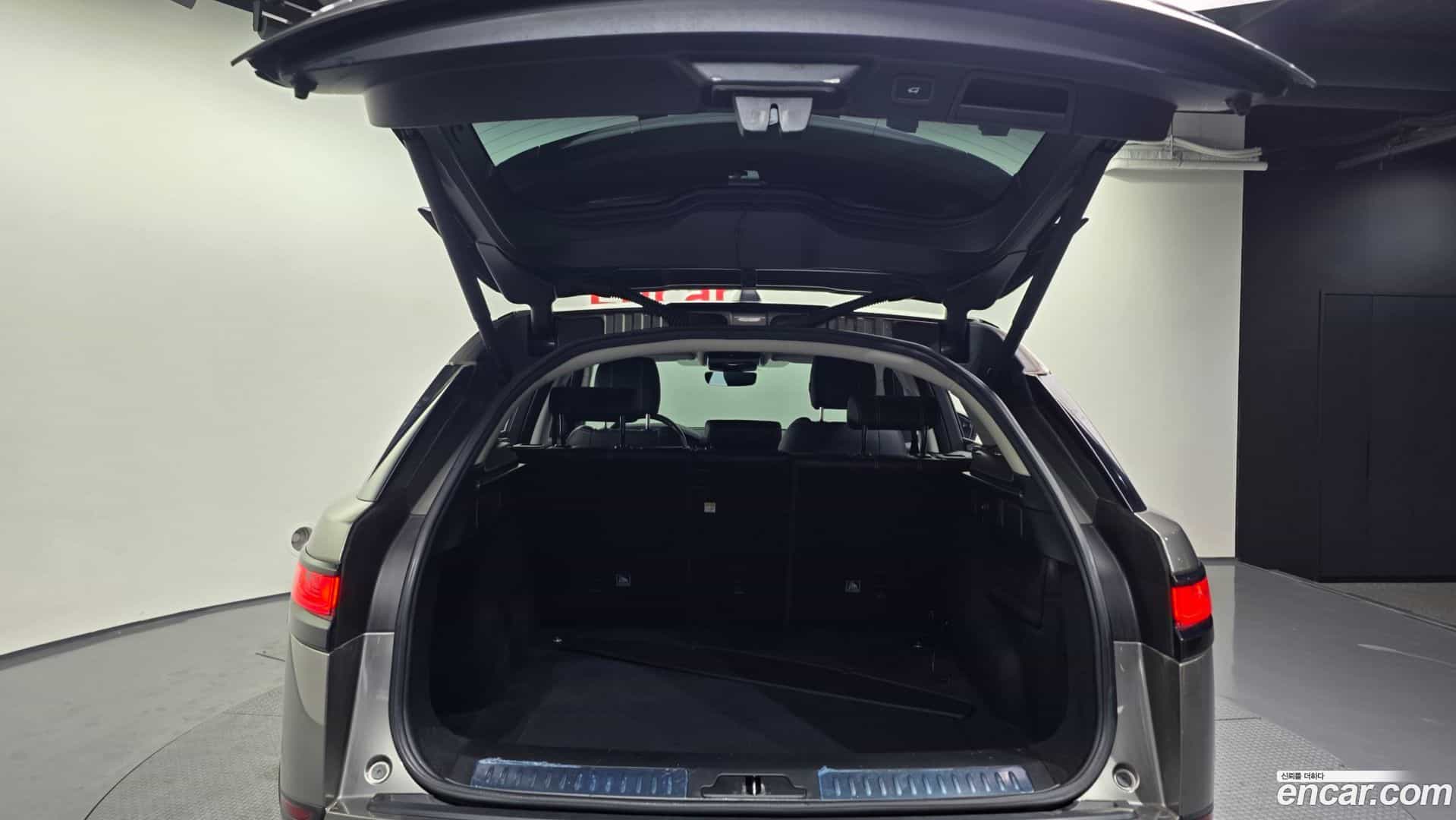 Range Rover Velar Land Rover 2018.6-OPTION-024