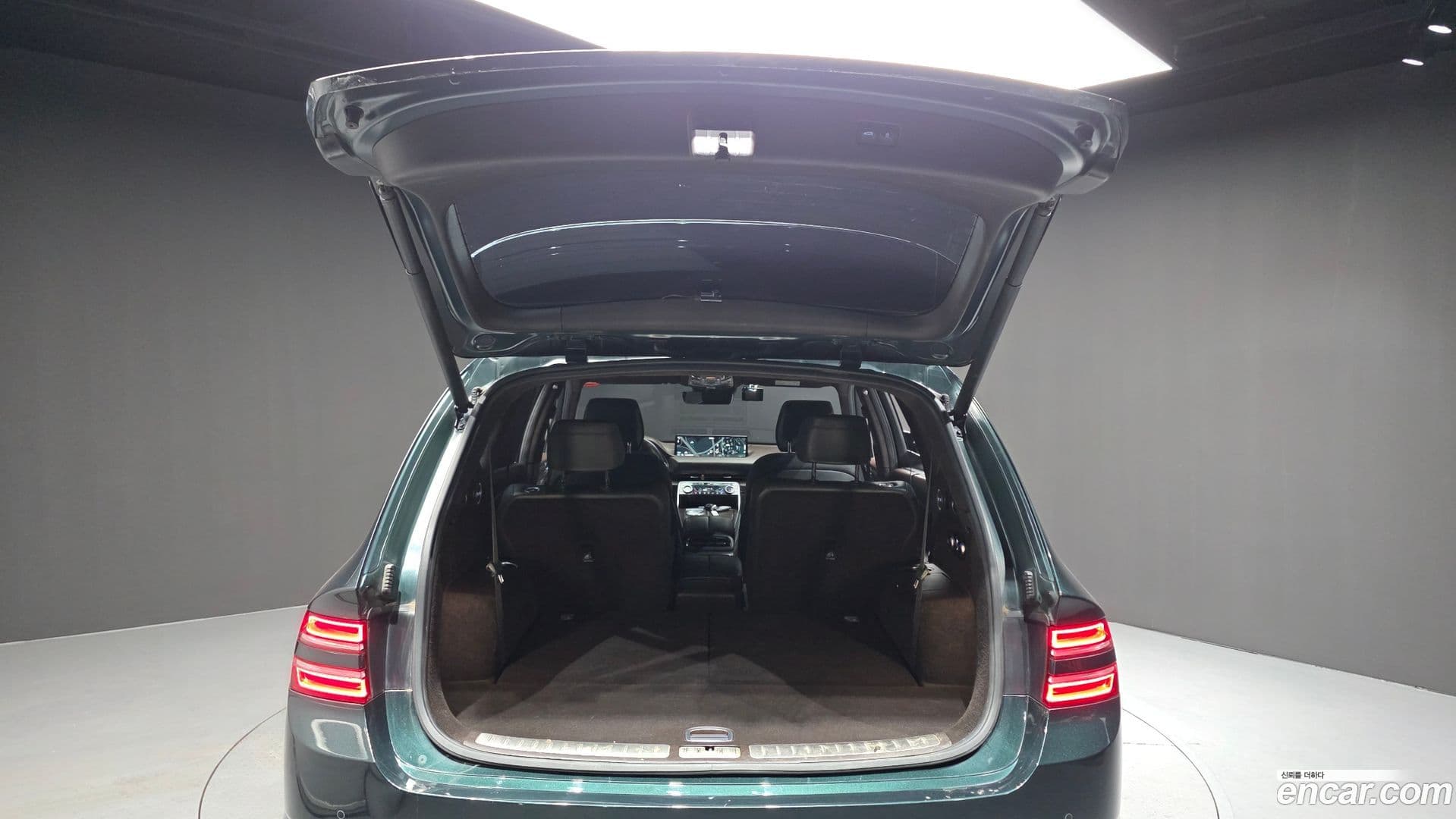 Main__Slider__Photo:GV80 Genesis 2021.10-19