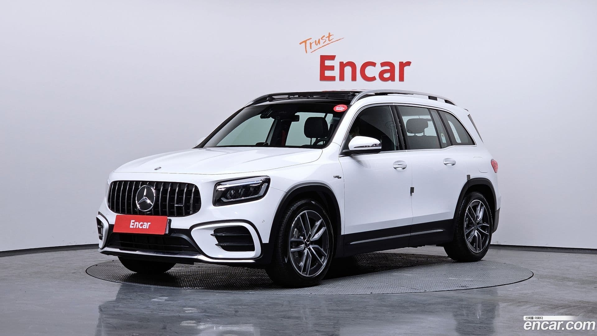 Main__Slider__Photo:GLB-Class Mercedes-Benz 2025.4-0