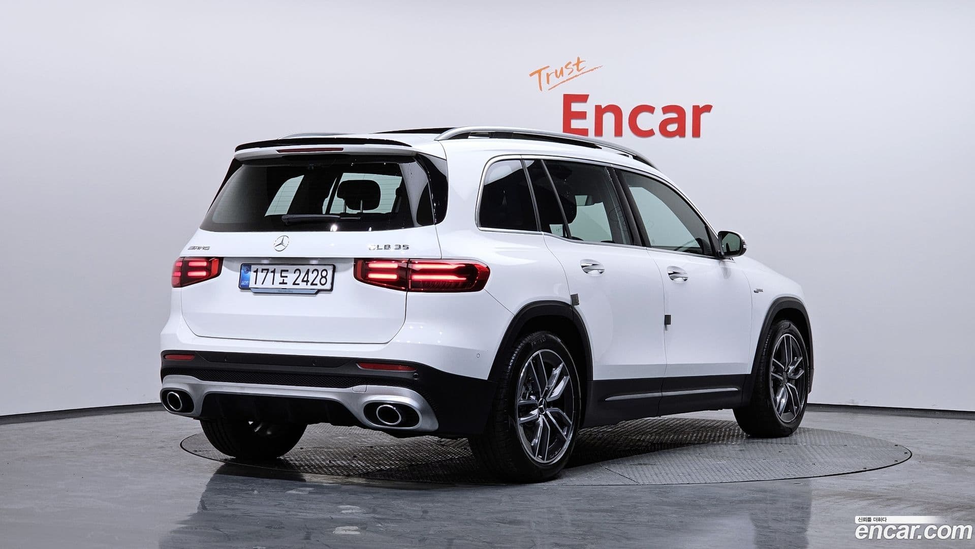 Main__Slider__Photo:GLB-Class Mercedes-Benz 2025.4-1