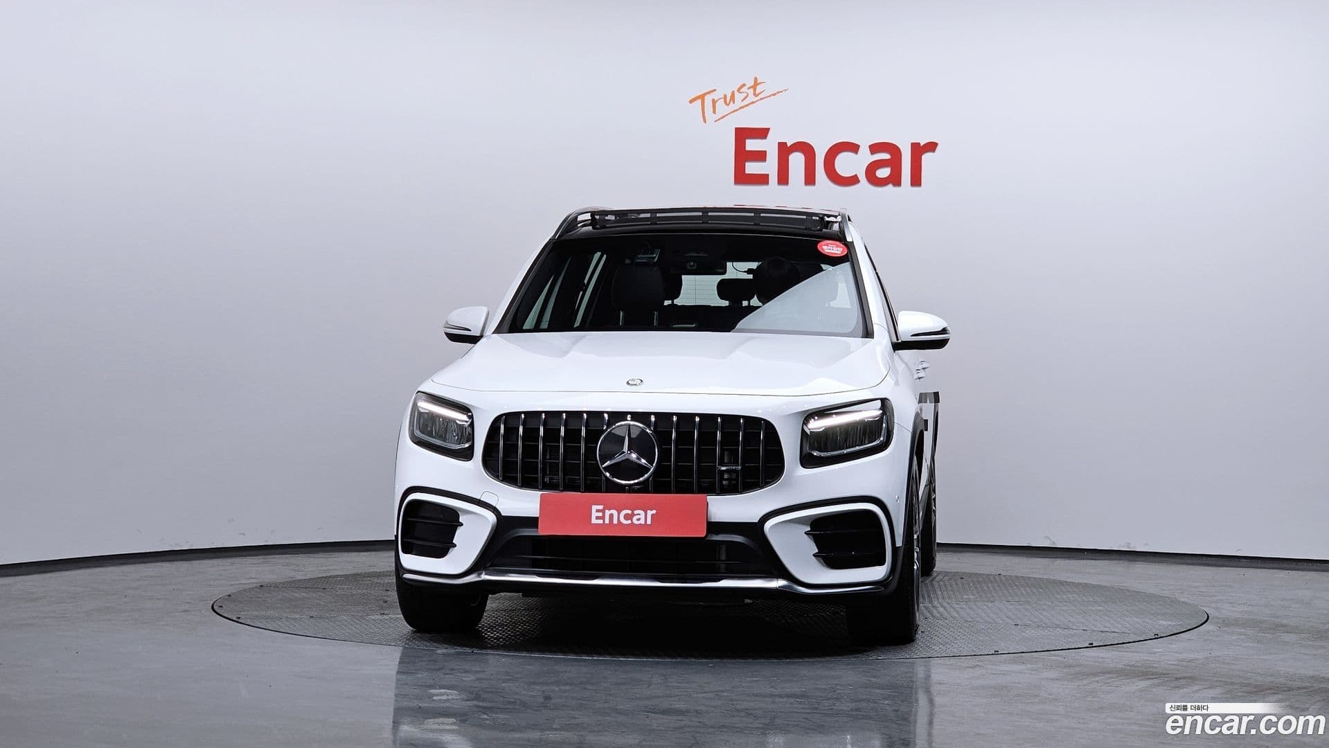 Main__Slider__Photo:GLB-Class Mercedes-Benz 2025.4-2