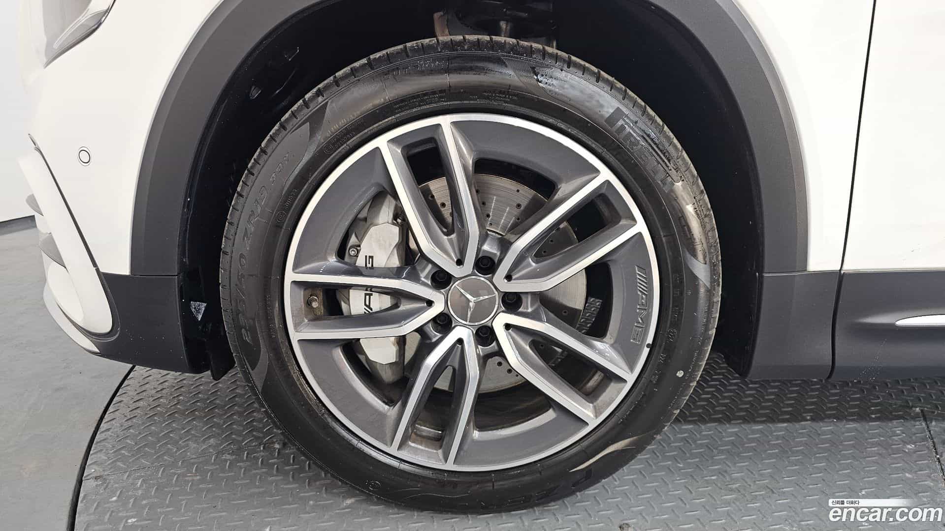 GLB-Class Mercedes-Benz 2025.4-OUTER-005