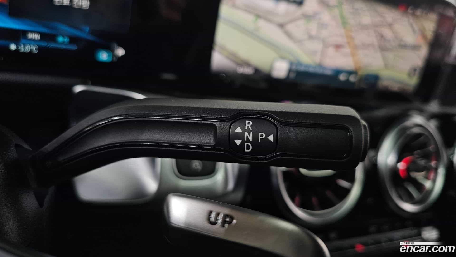 GLB-Class Mercedes-Benz 2025.4-INNER-009