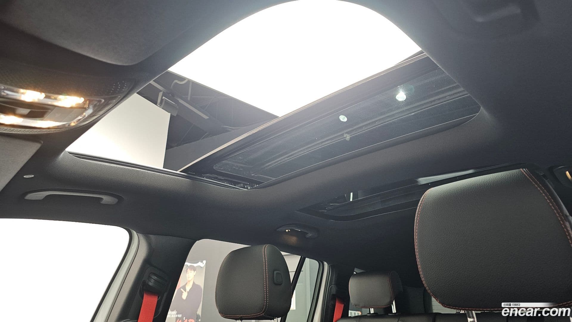 Main__Slider__Photo:GLB-Class Mercedes-Benz 2025.4-18