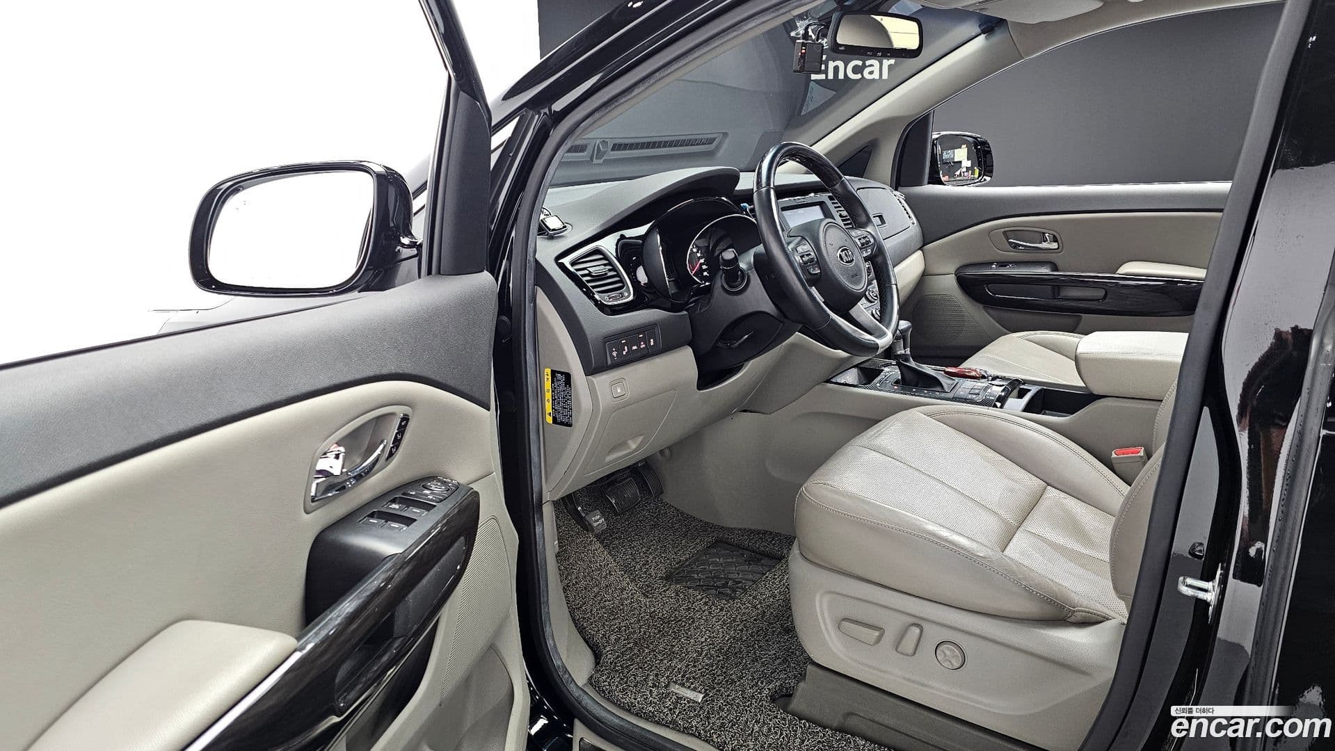 Main__Slider__Photo:Canival Kia 2018.5-10