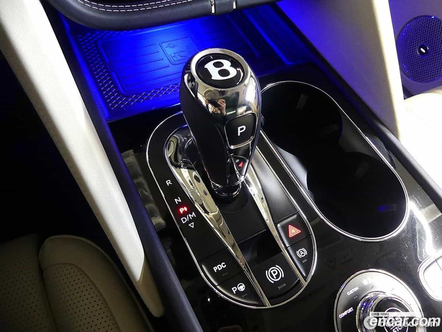 Bentayga Bentley 2021.5-INNER-009