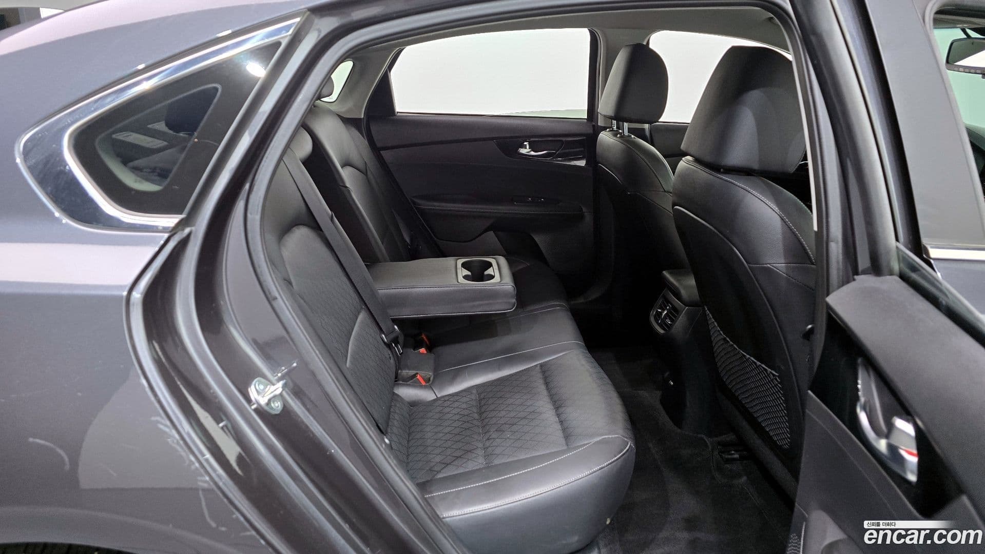 Main__Slider__Photo:K3 Kia 2022.10-11