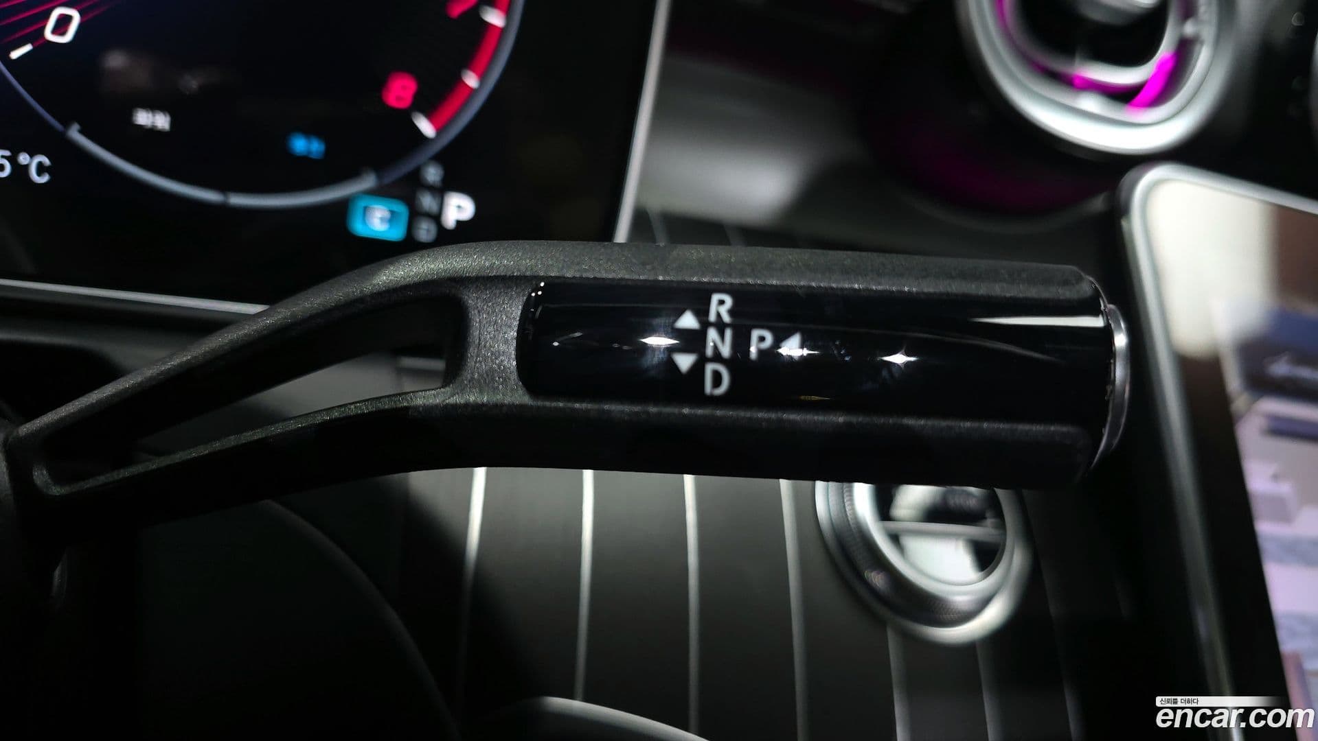 Main__Slider__Photo:C-Class Mercedes-Benz 2022.10-8