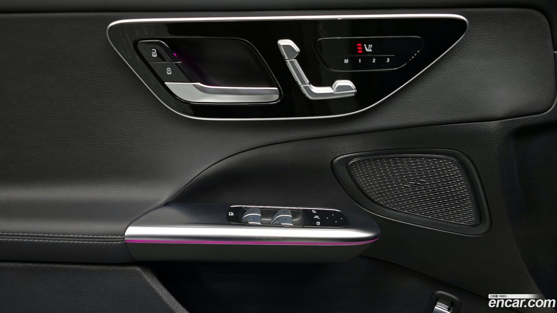 Main__Slider__Photo:C-Class Mercedes-Benz 2022.10-17