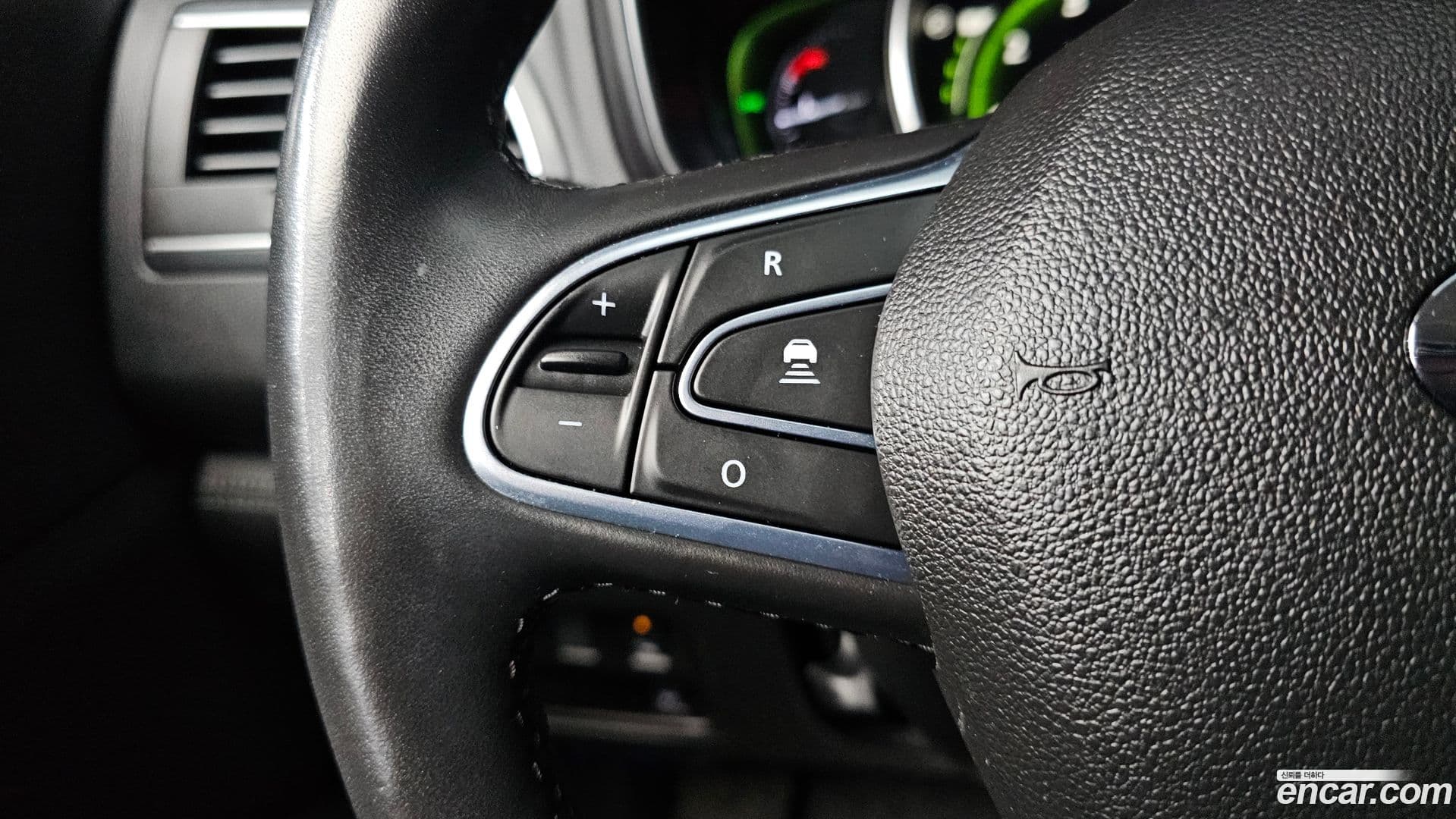 Main__Slider__Photo:QM6 Renault-KoreaSamsung 2020.11-9