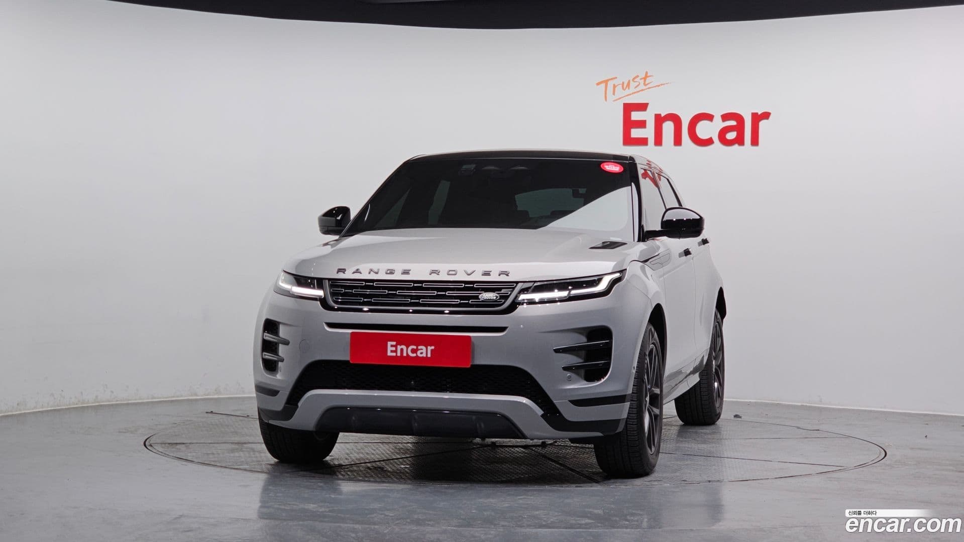 Main__Slider__Photo:Range Rover Evoque Land Rover 2025.7-2