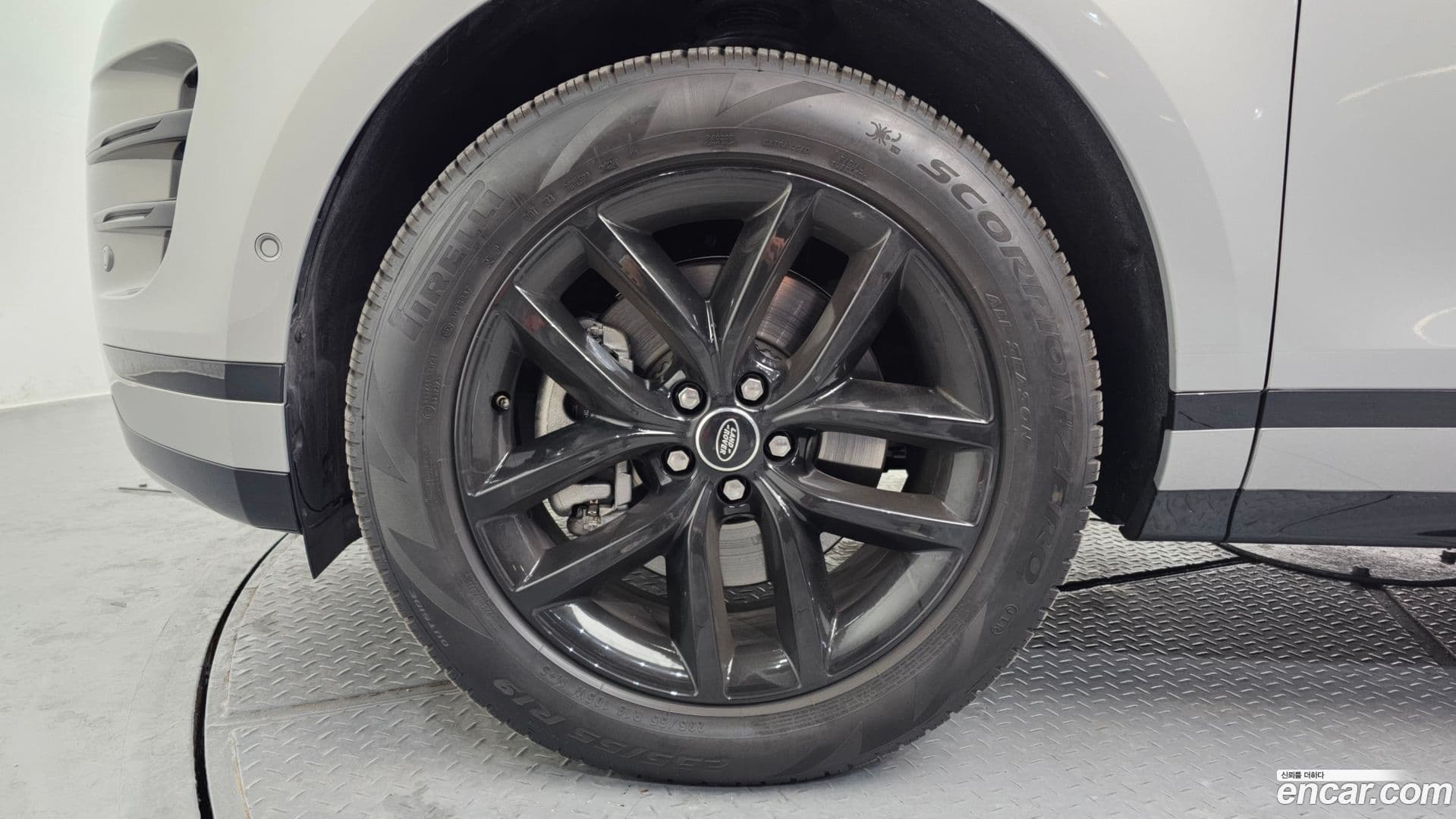 Main__Slider__Photo:Range Rover Evoque Land Rover 2025.7-4