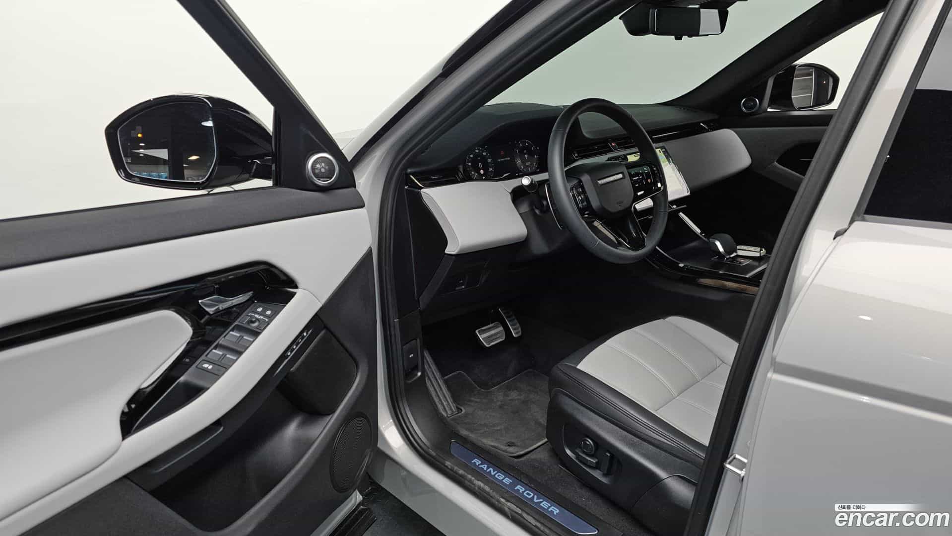 Range Rover Evoque Land Rover 2025.7-INNER-010