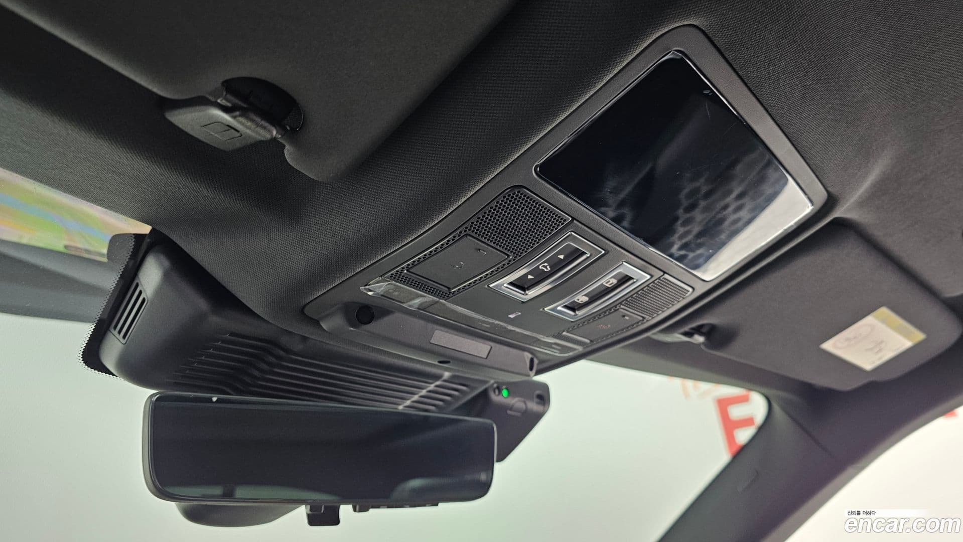 Main__Slider__Photo:Range Rover Evoque Land Rover 2025.7-16