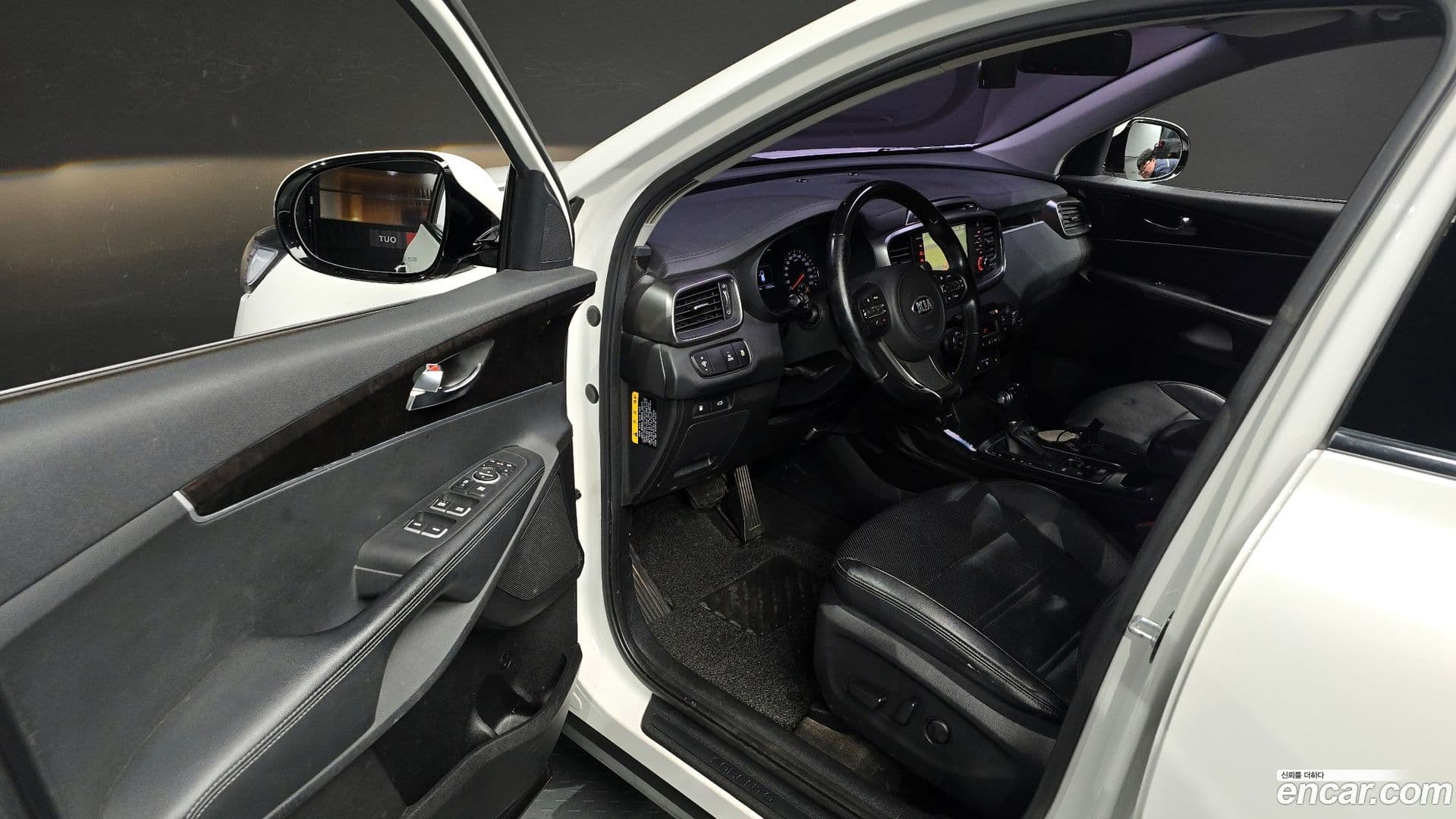 Main__Slider__Photo:Sorento Kia 2015.8-9