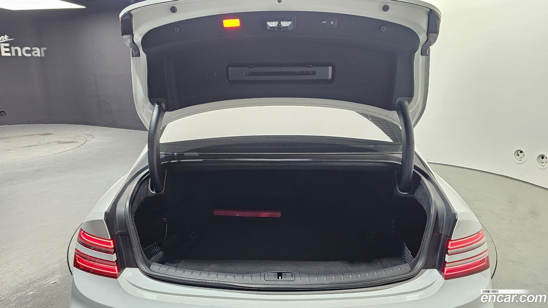 Main__Slider__Photo:G80 Genesis 2025.4-19