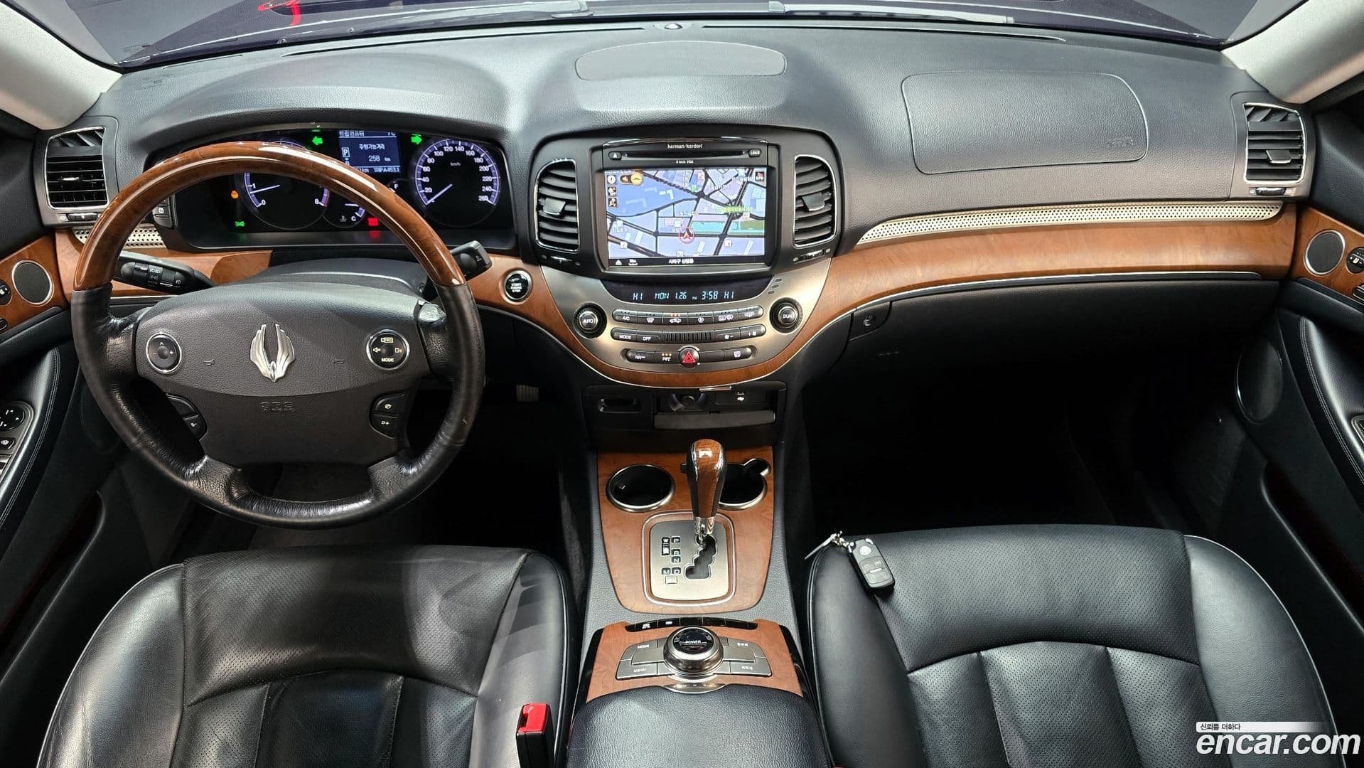 Main__Slider__Photo:Chairman KG_Mobility_Ssangyong 2014.10-6