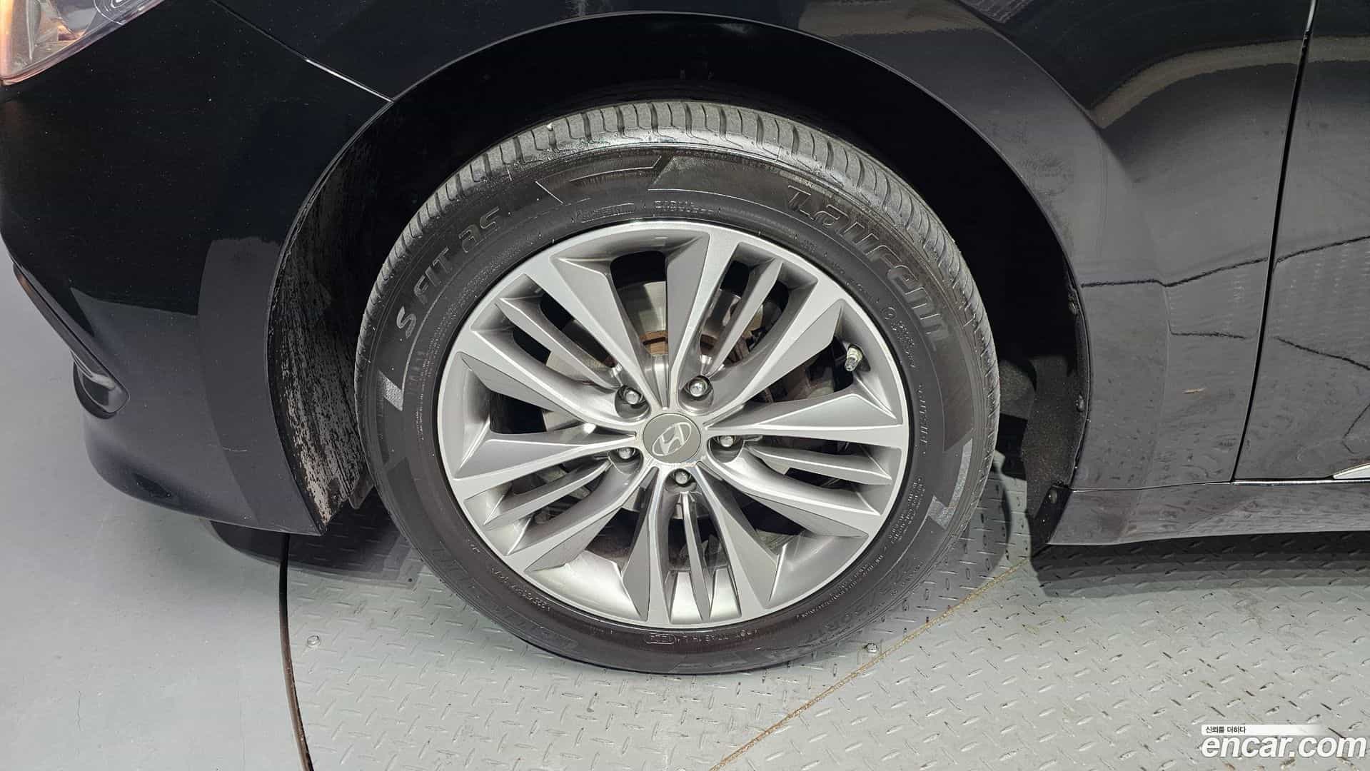 Grandeur Hyundai 2014.10-OUTER-005