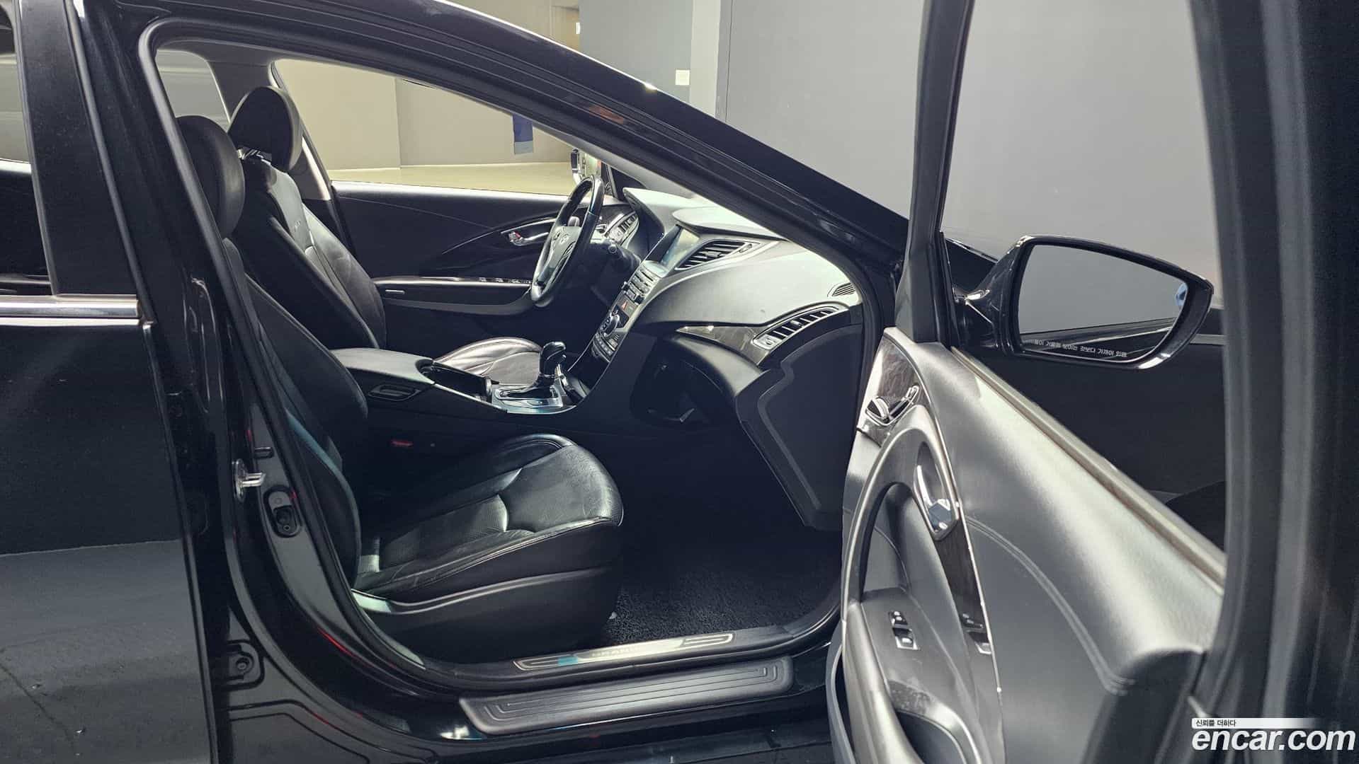 Grandeur Hyundai 2014.10-INNER-010