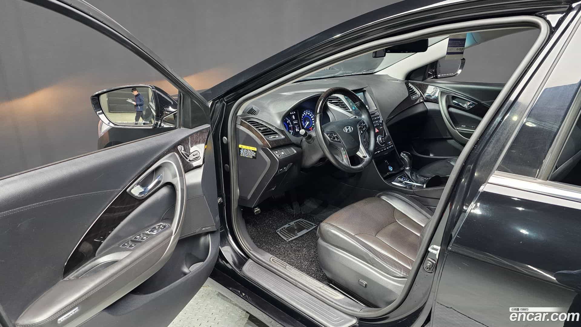 Grandeur Hyundai 2014.10-OPTION-015