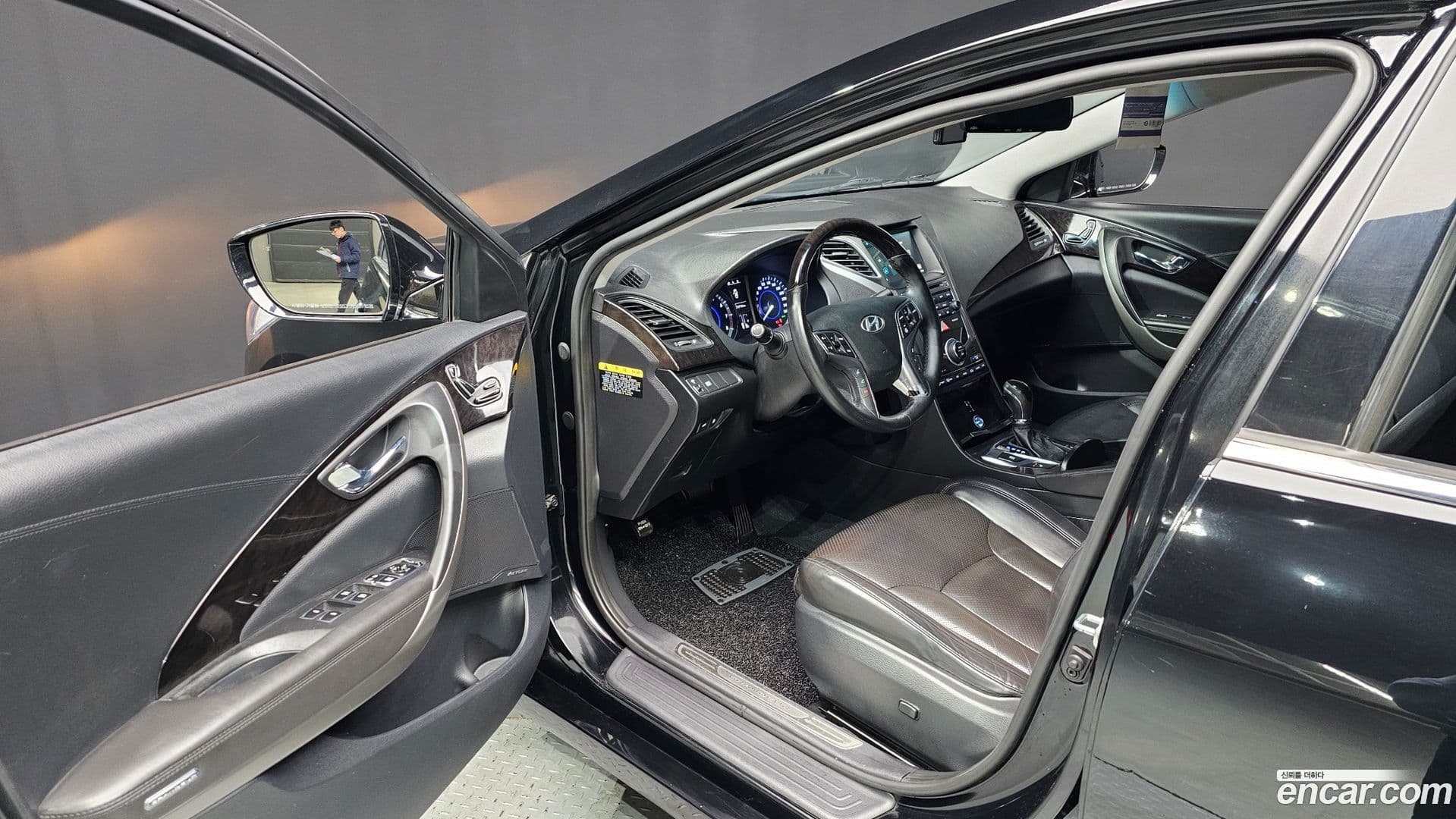 Main__Slider__Photo:Grandeur Hyundai 2014.10-10