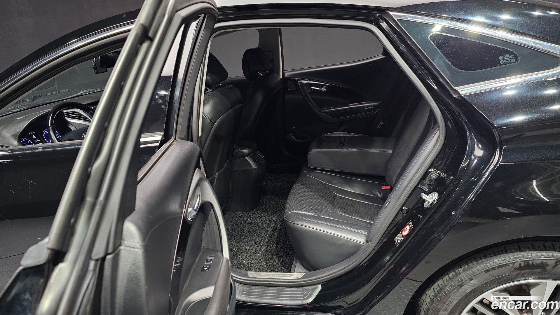 Main__Slider__Photo:Grandeur Hyundai 2014.10-11