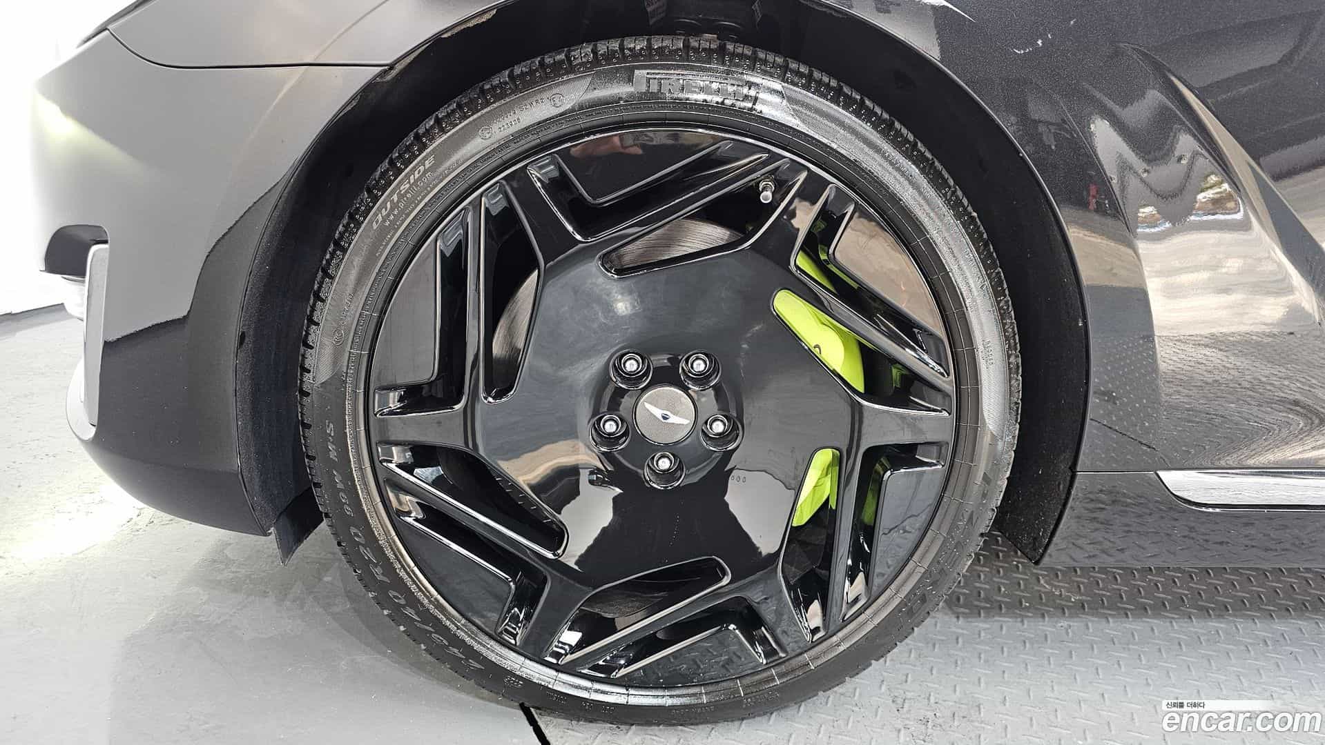 EQ900 Genesis 2017.6-OUTER-005