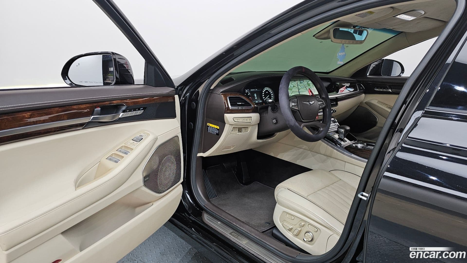 Main__Slider__Photo:EQ900 Genesis 2017.6-9