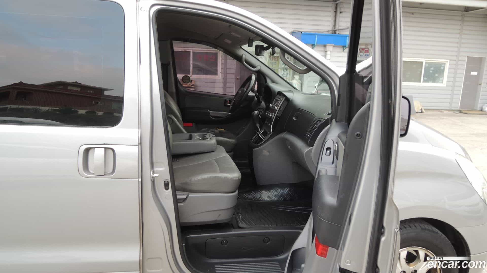 Starex Hyundai 2015.0-INNER-010