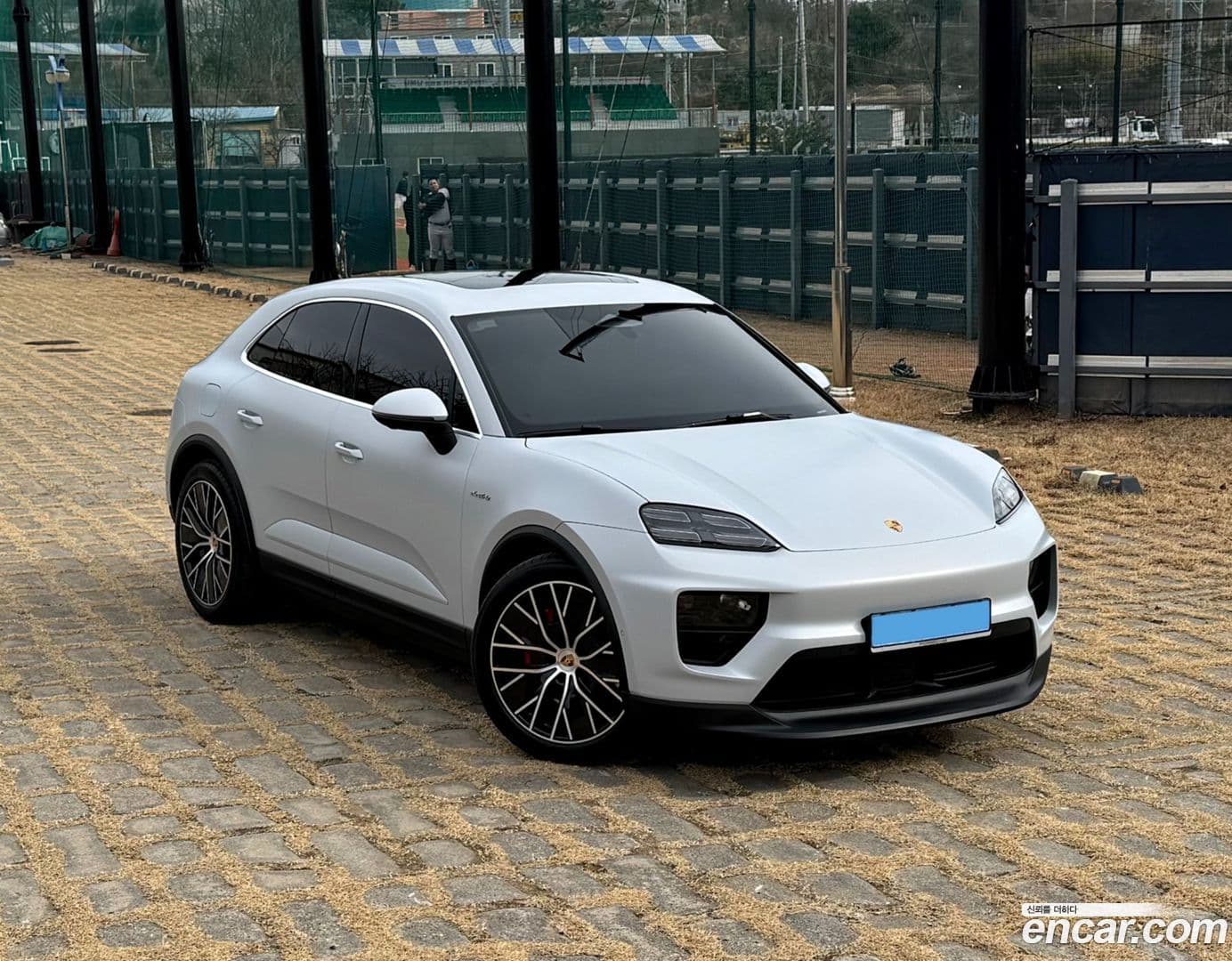 Main__Slider__Photo:Macan Porsche 2025.7-1