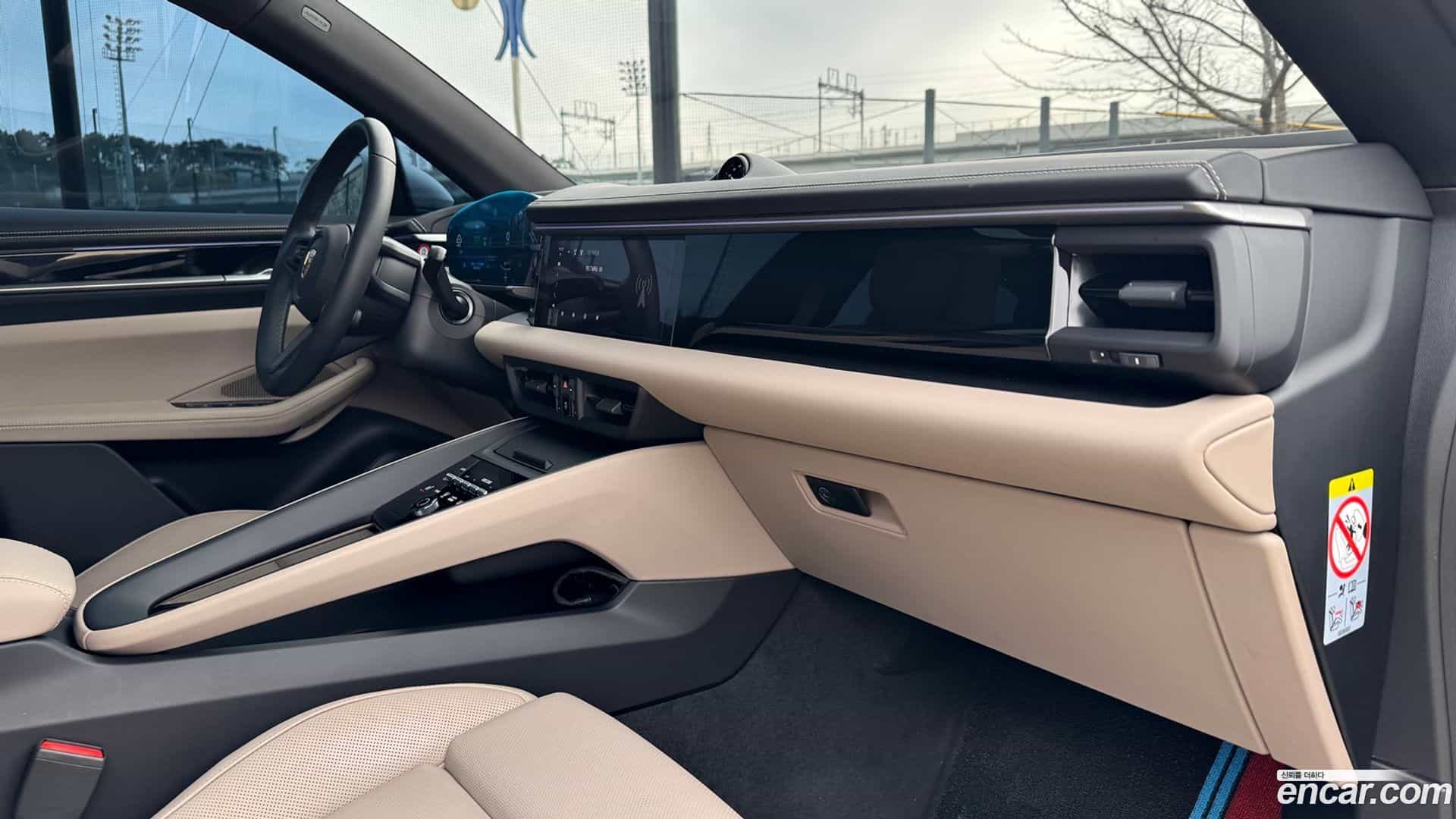 Macan Porsche 2025.7-OPTION-015