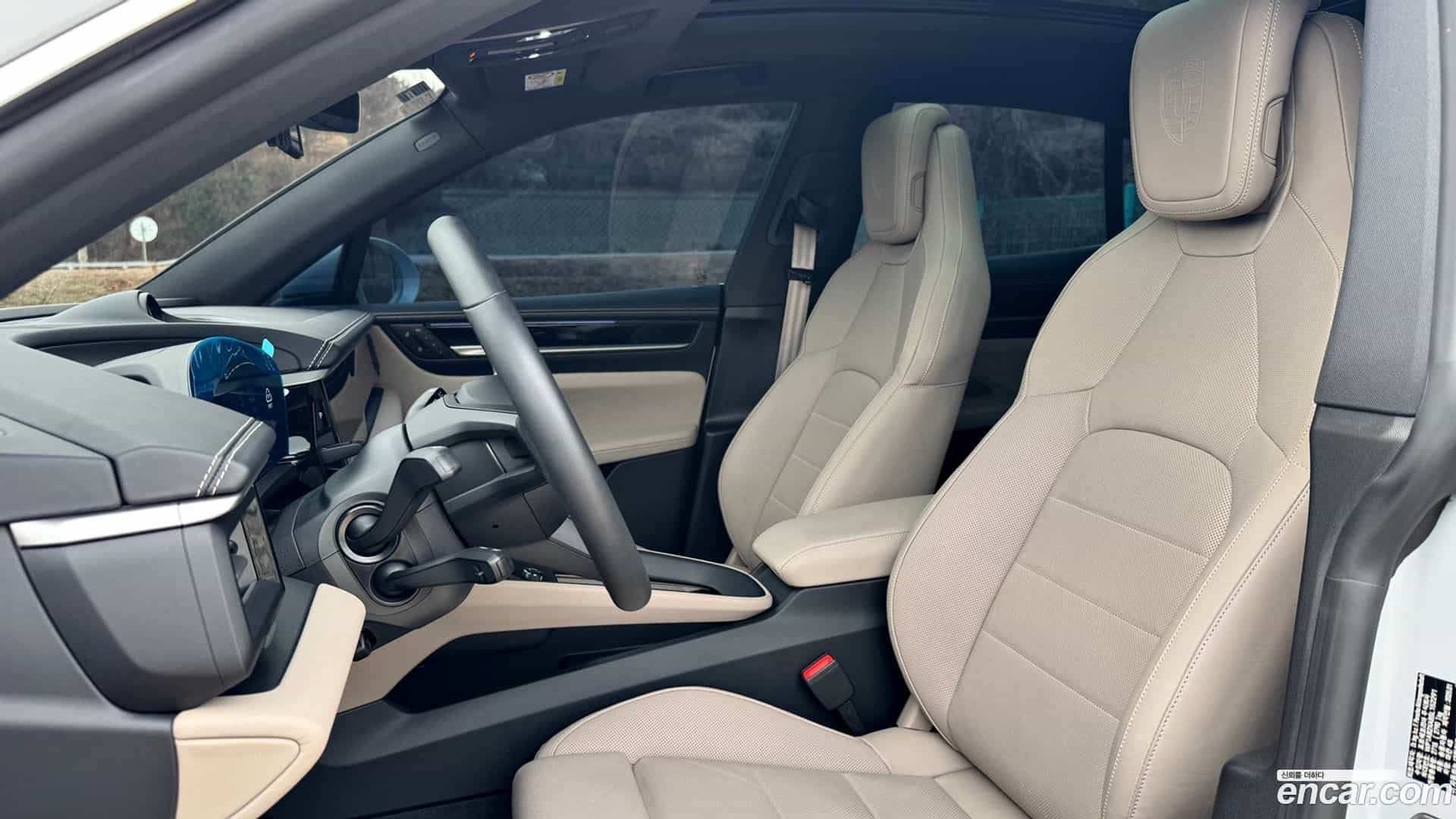 Macan Porsche 2025.7-OPTION-016