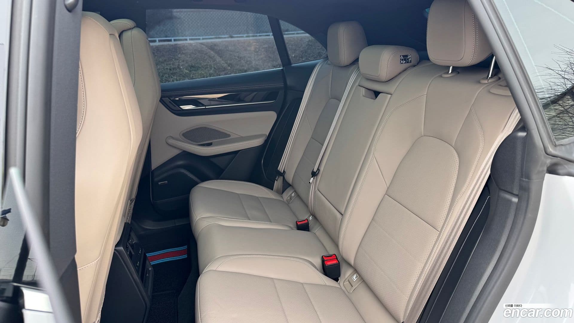 Main__Slider__Photo:Macan Porsche 2025.7-12