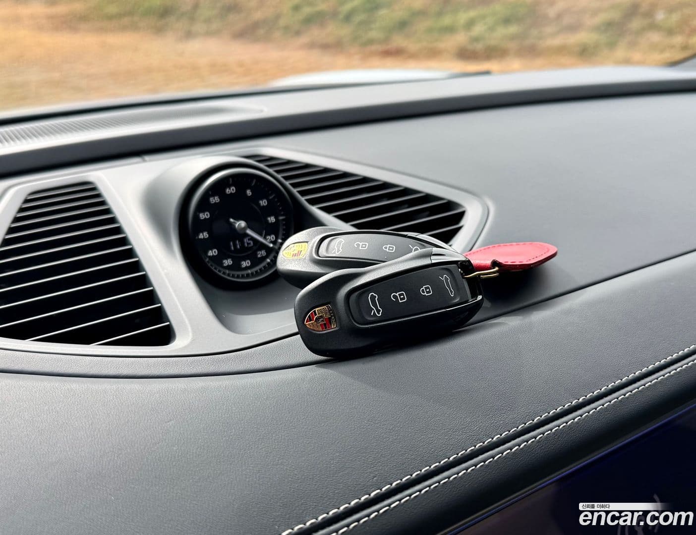 Main__Slider__Photo:Macan Porsche 2025.7-15