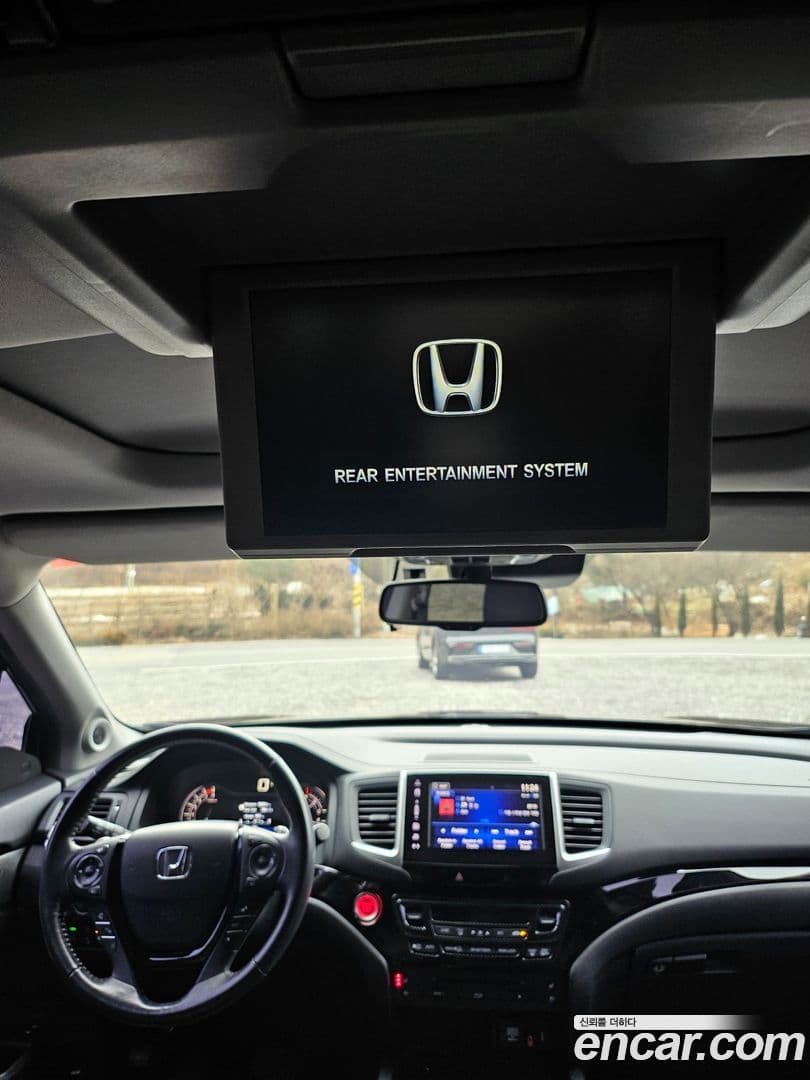 Main__Slider__Photo:Pilot Honda 2018.11-11